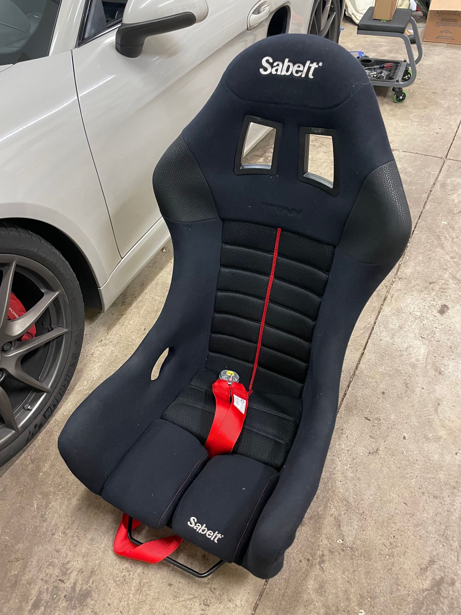 Sabelt Titan Max Racing Bucket Seat - Free shipping - Rennlist ...