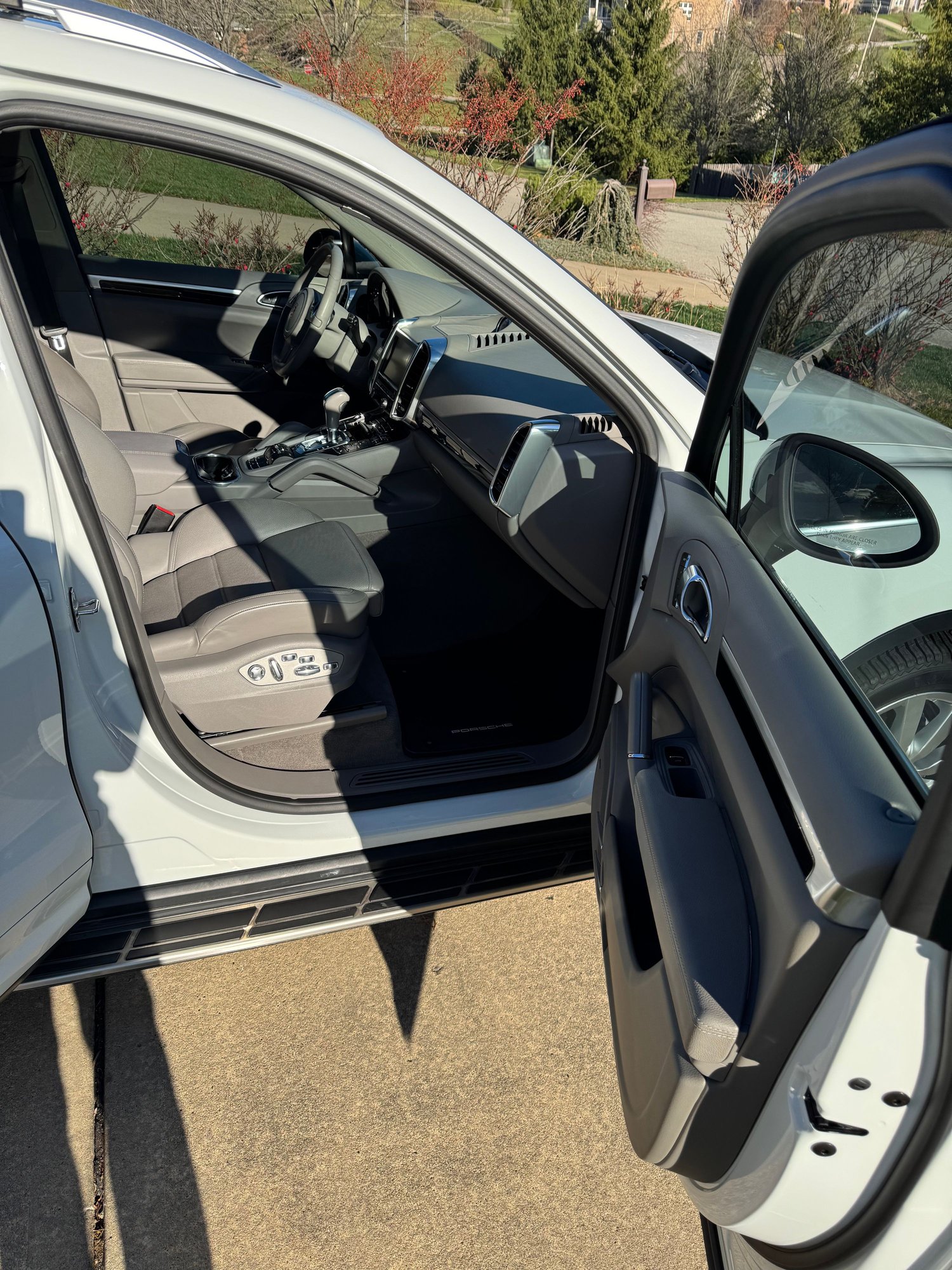 2013 Porsche Cayenne - 2013 Porsche Cayenne Diesel - RARE w/ air suspension + PASM and more - recent maint. - Used - VIN WP1AF2A28DLA38089 - 108,400 Miles - 6 cyl - AWD - Automatic - SUV - White - Pittsburgh, PA 15367, United States