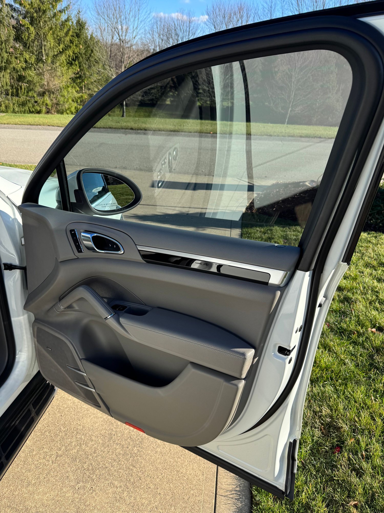 2013 Porsche Cayenne - 2013 Porsche Cayenne Diesel - RARE w/ air suspension + PASM and more - recent maint. - Used - VIN WP1AF2A28DLA38089 - 108,400 Miles - 6 cyl - AWD - Automatic - SUV - White - Pittsburgh, PA 15367, United States