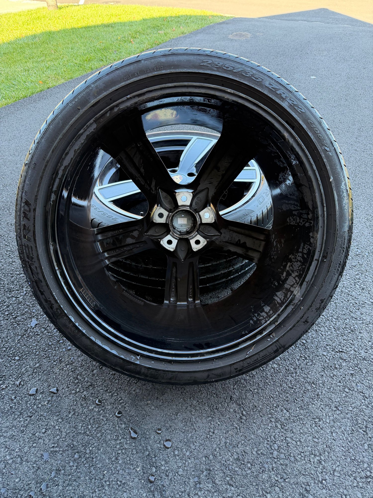 Wheels and Tires/Axles - 22" Cayenne Sport Classic in Gloss Black (48Y) - Used - All Years  All Models - Doylestown, PA 18901, United States