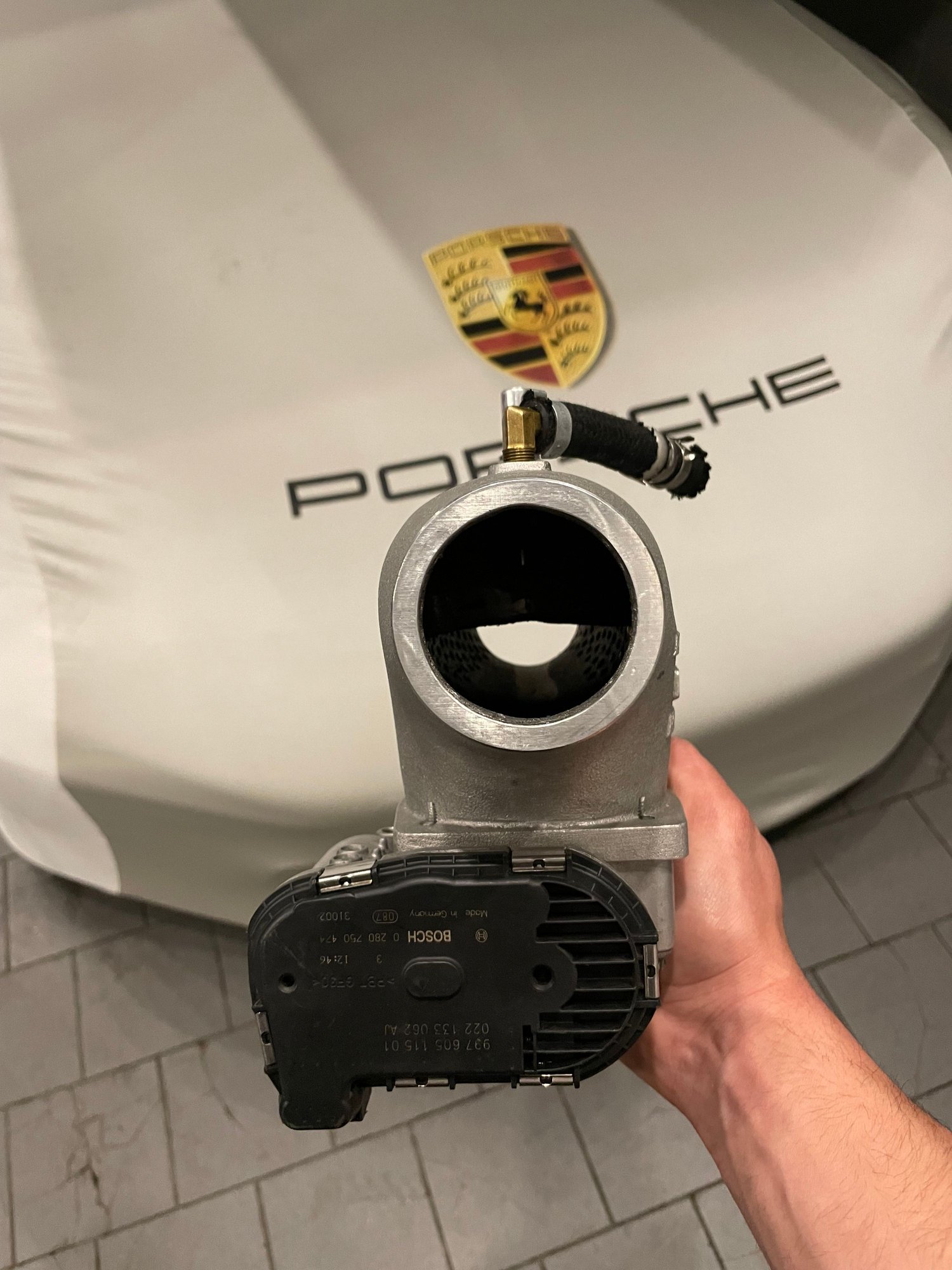 2015 Porsche 911 - IPD plenum with throttle body - Engine - Intake/Fuel - $750 - Mtl, QC H7B, Canada