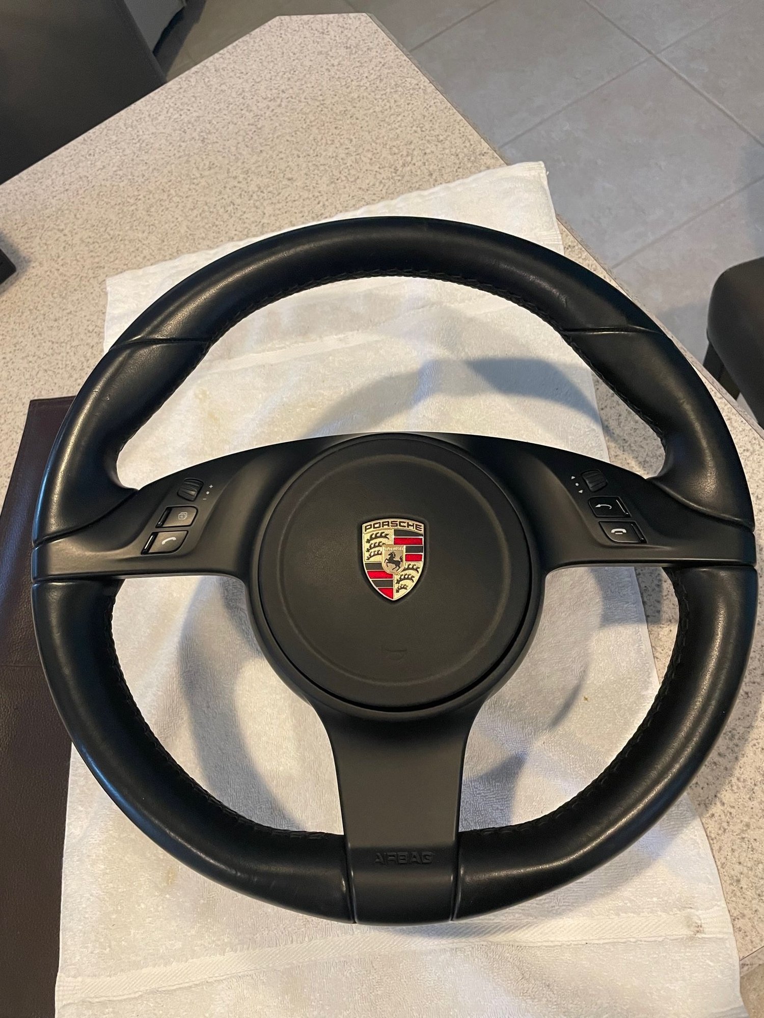 2011 Porsche 911 - Heated Multi-Function Steering Wheel in Smooth Leather w/Airbag - Steering/Suspension - $650 - Palm City, FL 34990, United States