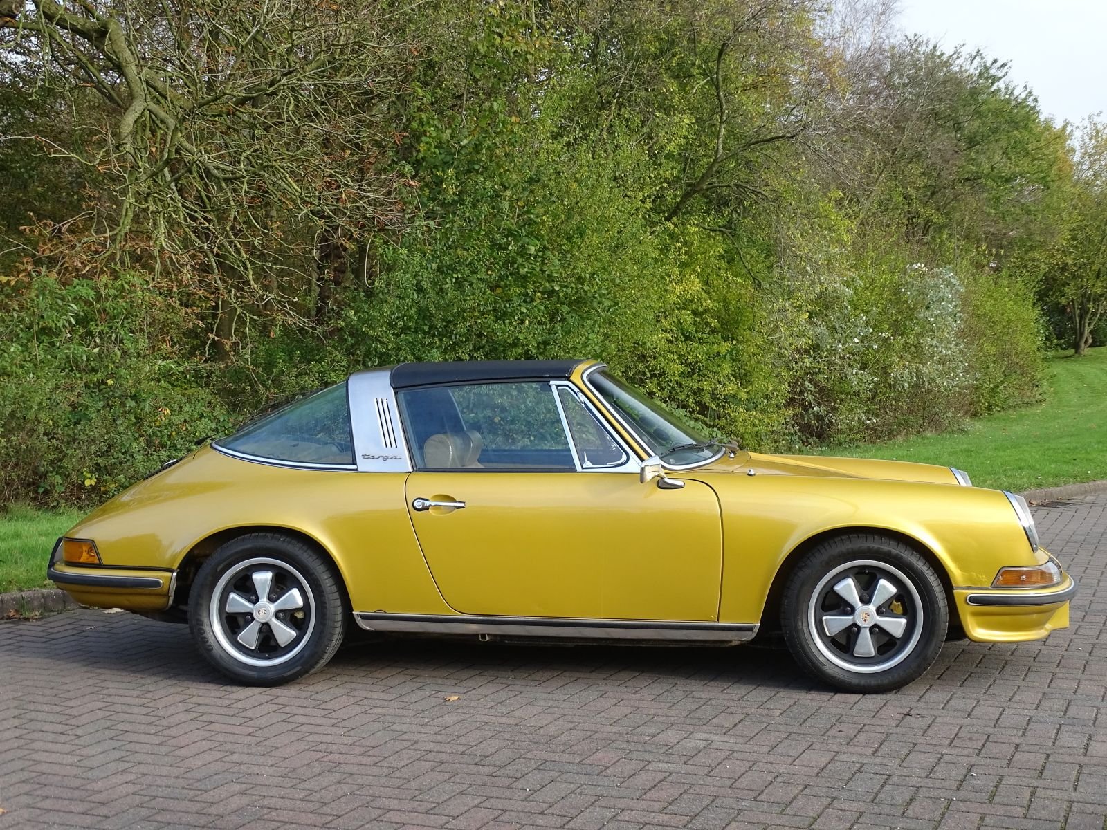 1973 Porsche 911 - 1973 Porsche 911 E 2.4 Targa - One of only 59 UK RHD, 1/1 in this colour - Used - VIN 9113210551 - 133,000 Miles - 2WD - Manual - Gold - Runcorn WA71TA, United Kingdom