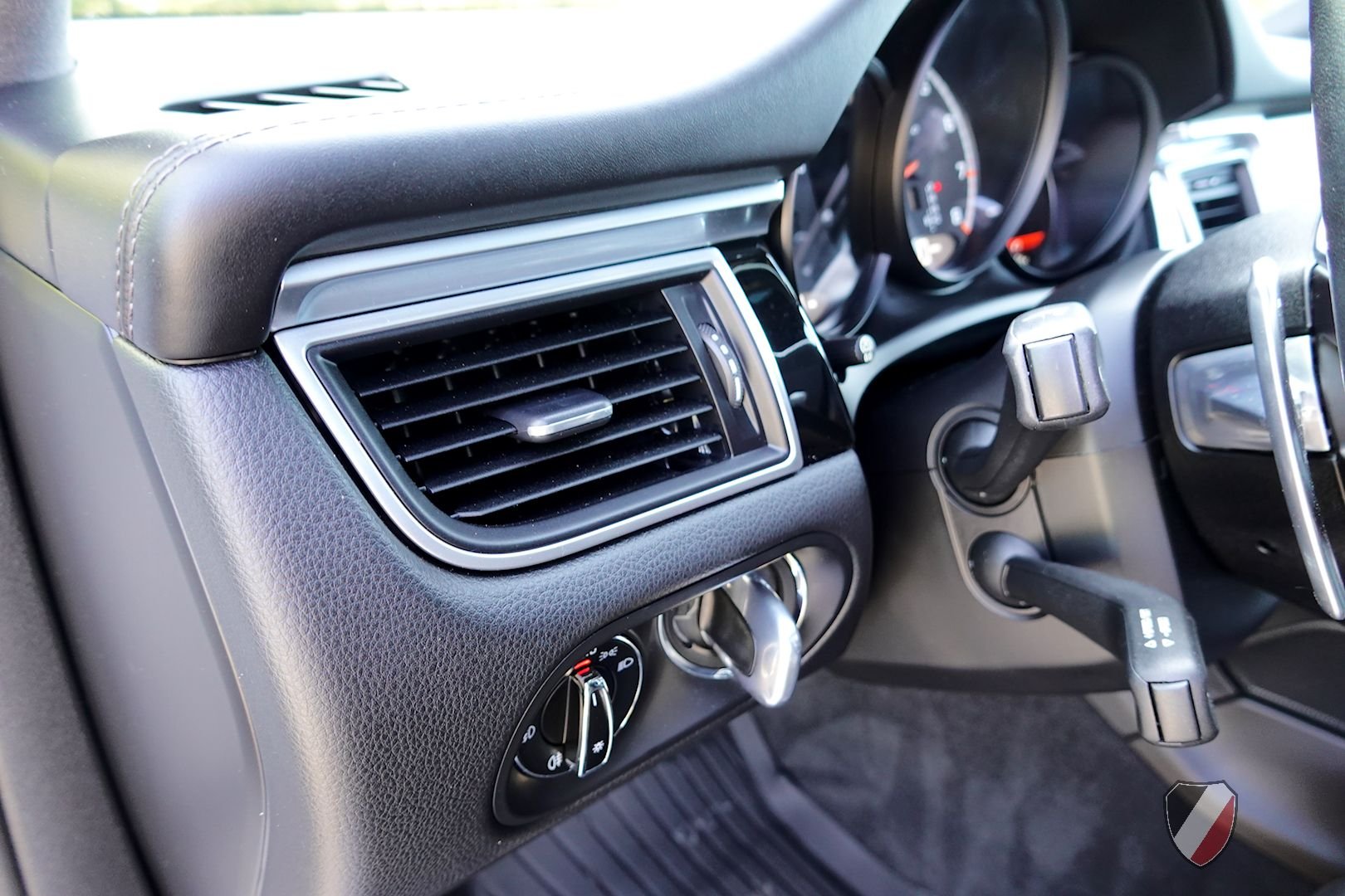 2018 Porsche Macan - 2018 Porsche Macan Turbo, one owner - Used - VIN WP1AF2A55JLB70071 - 40,053 Miles - 6 cyl - AWD - Automatic - SUV - White - Exton, PA 19341, United States