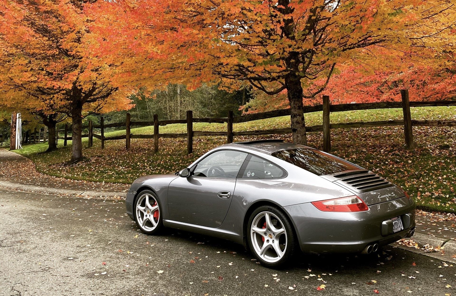 2005 Porsche 911 - 2005 Porsche 911 Carrera S 6MT 3.8L - Used - VIN WP0AB29915S742463 - 55,285 Miles - 6 cyl - 2WD - Manual - Coupe - Gray - Woodinville, WA 98072, United States