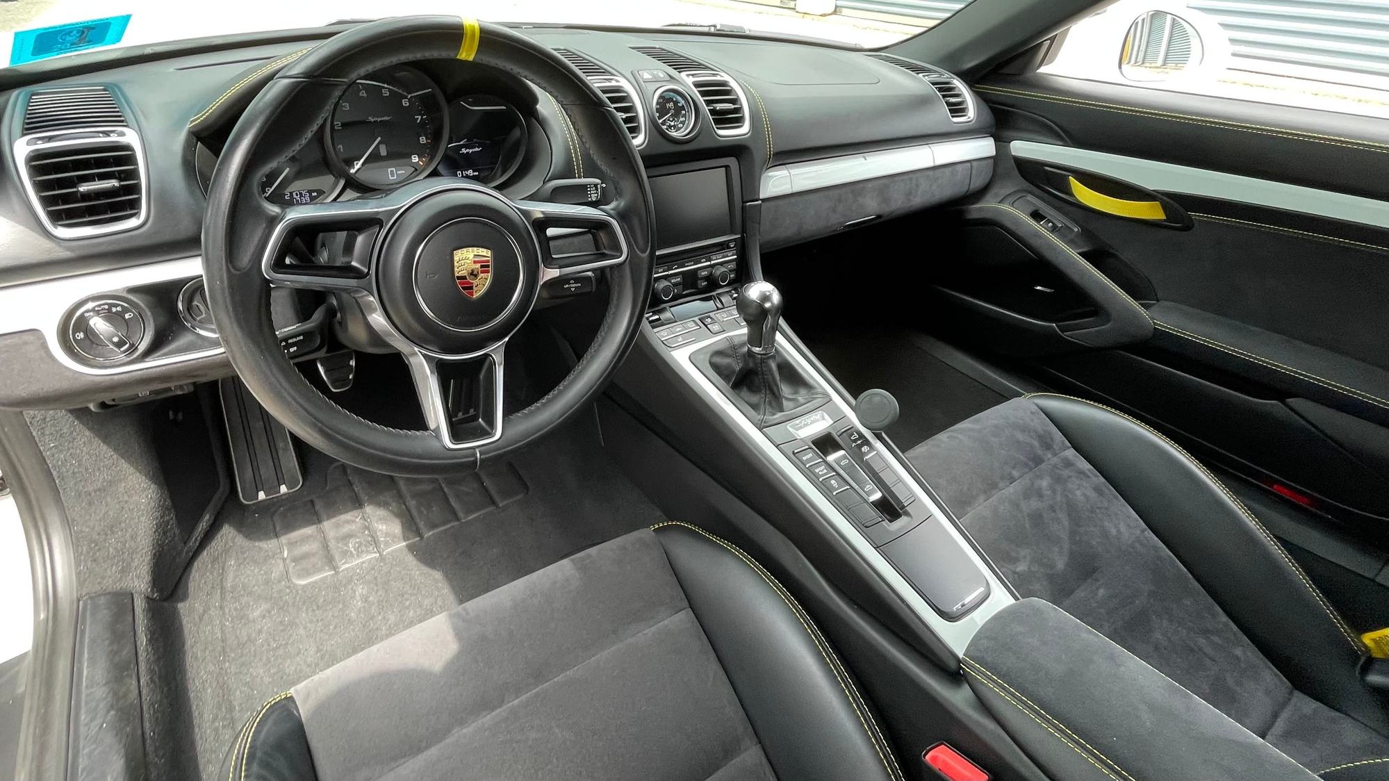 2016 Porsche Boxster - 2016 981 Spyder For Sale - Used - VIN WP0CC2A8XGS152175 - 21,068 Miles - 6 cyl - 2WD - Manual - Convertible - White - Plaistow, NH 03865, United States