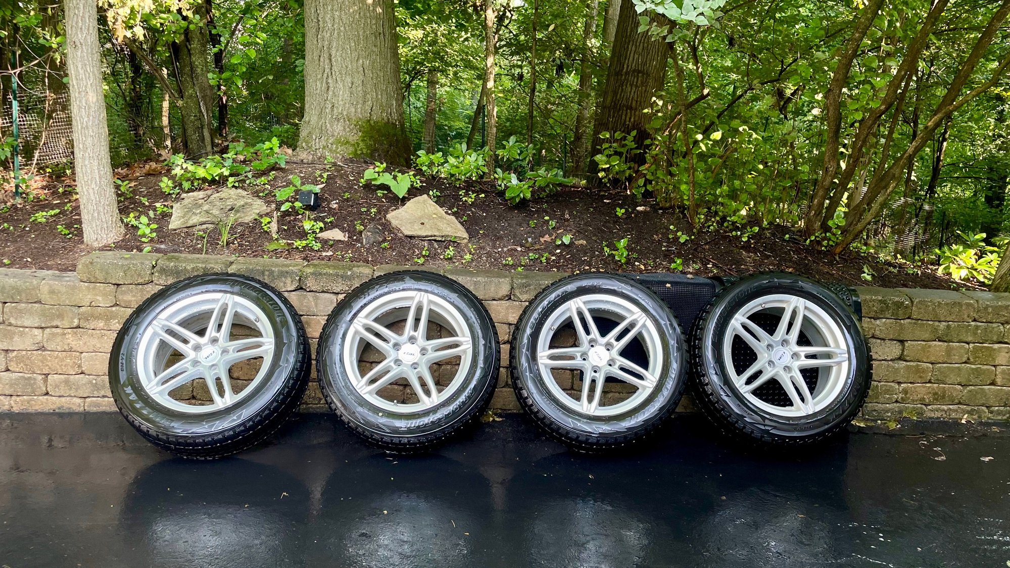 Wheels and Tires/Axles - Macan Bridgestone Blizzak DM-V2 snow tires and wheels 18” - Used - 2015 to 2022 Porsche Macan - Ann Arbor, MI 48105, United States