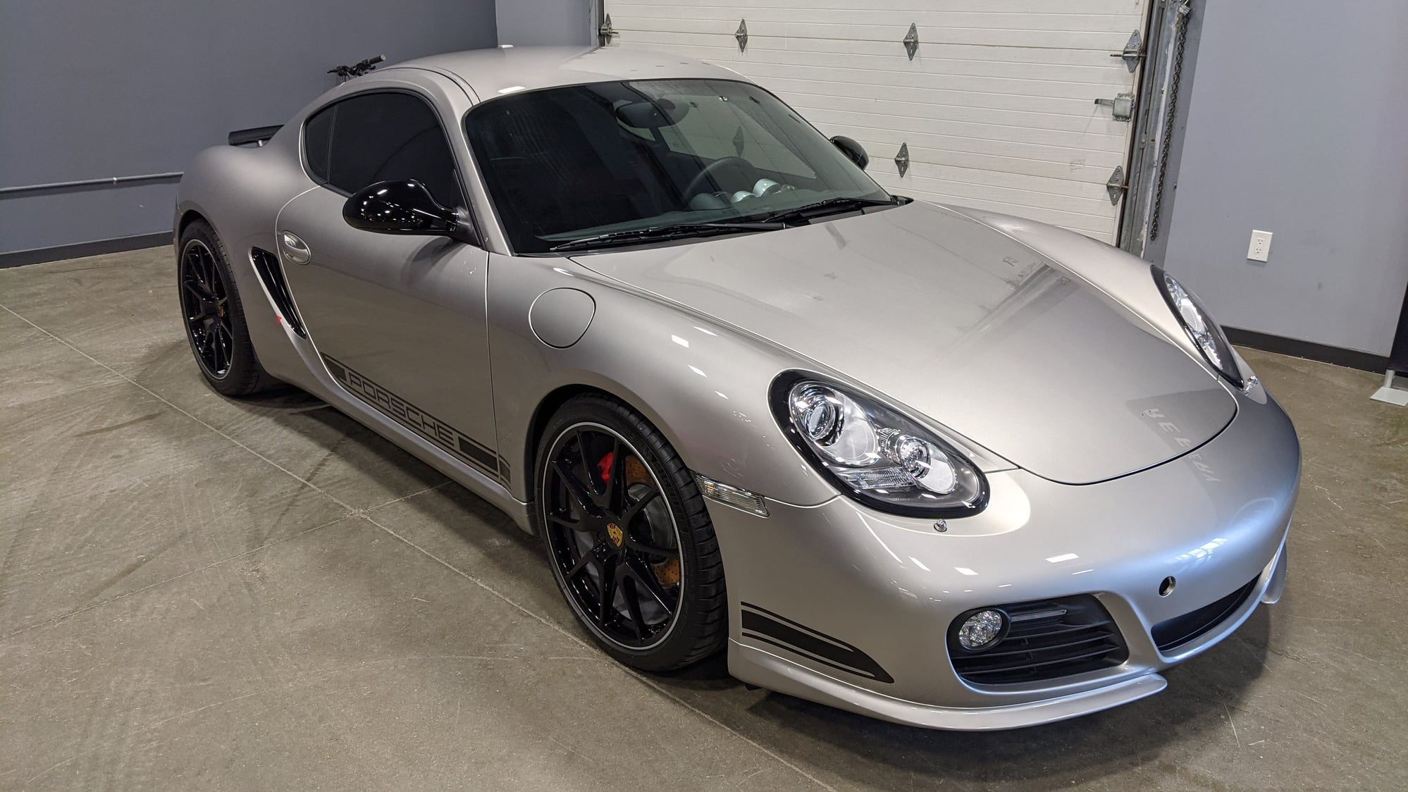 2012 Porsche Cayman -  - Used - VIN WP0AB2A81CS793543 - 18,650 Miles - 6 cyl - 2WD - Manual - Coupe - Silver - Buffalo, NY 14222, United States