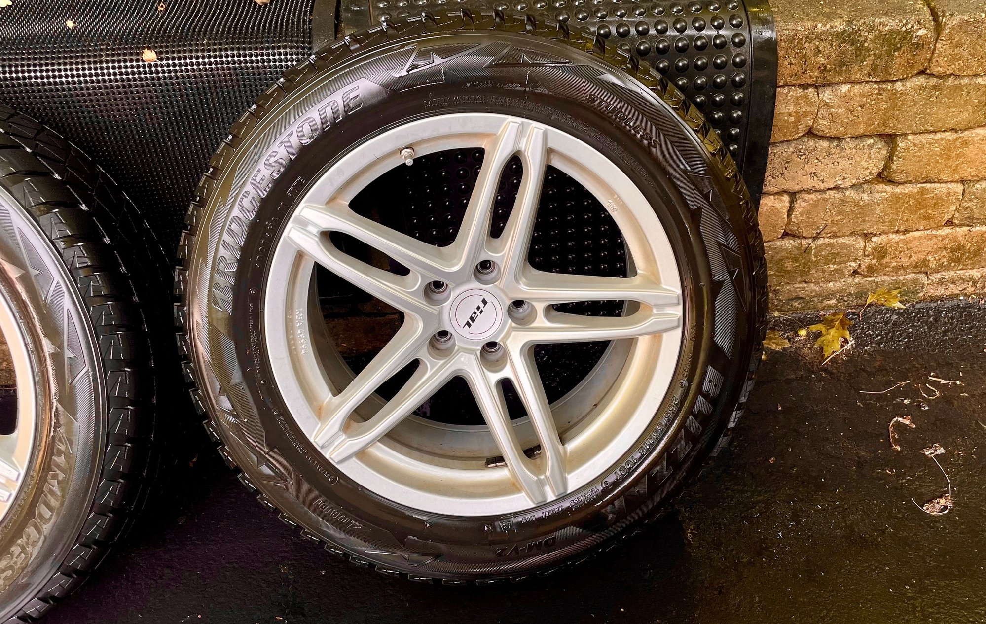 Wheels and Tires/Axles - Macan Bridgestone Blizzak DM-V2 snow tires and wheels 18” - Used - 2015 to 2022 Porsche Macan - Ann Arbor, MI 48105, United States