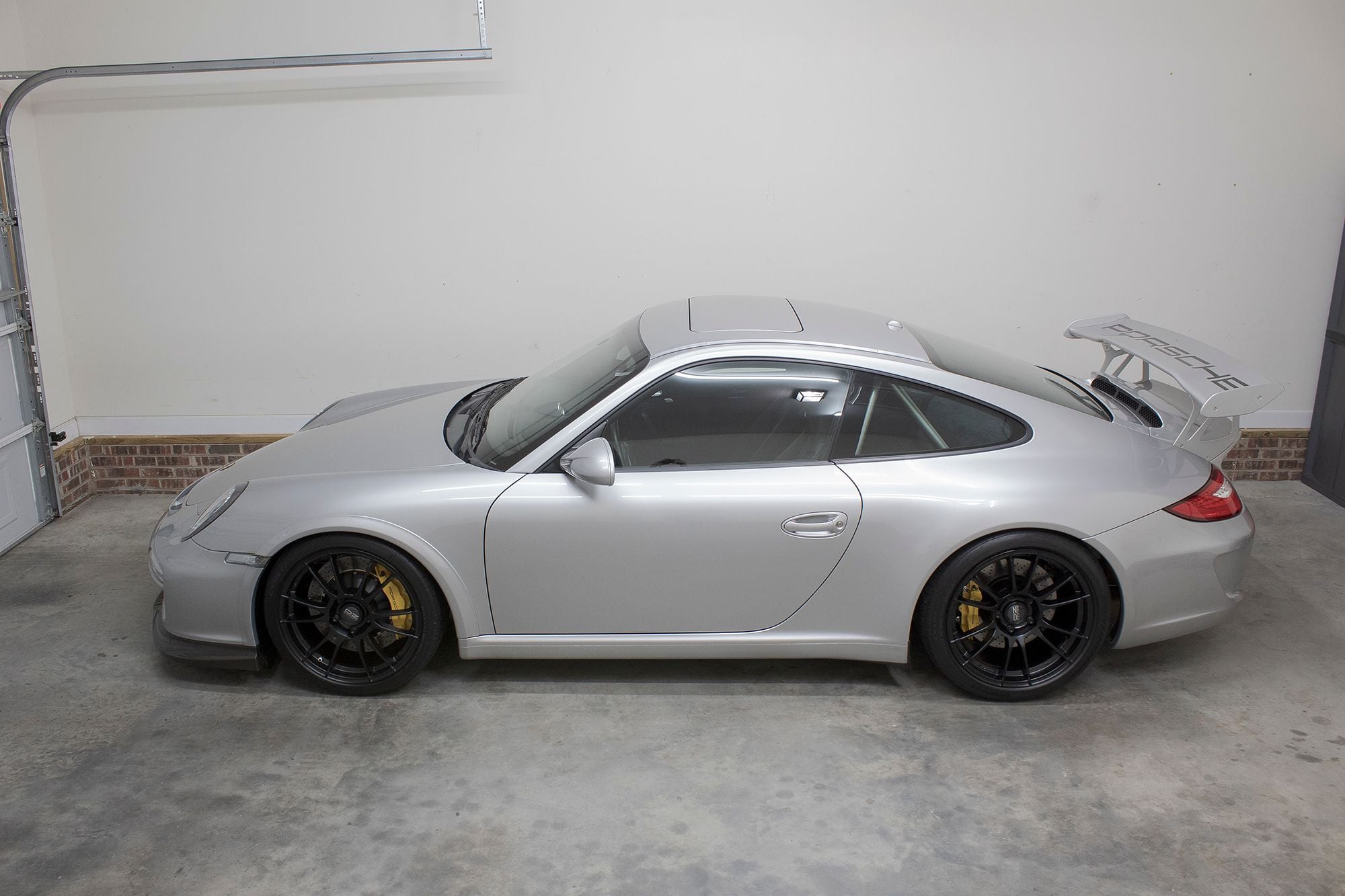 2010 Porsche 911 - Immaculate 2010 997.2 C2S 6MT (130 Images + Video. Low Mileage. OEM GT3 add-ons, etc) - Used - VIN WP0AB2A98AS720532 - 29,500 Miles - 6 cyl - 2WD - Manual - Coupe - Silver - Sanford, NC 27332, United States