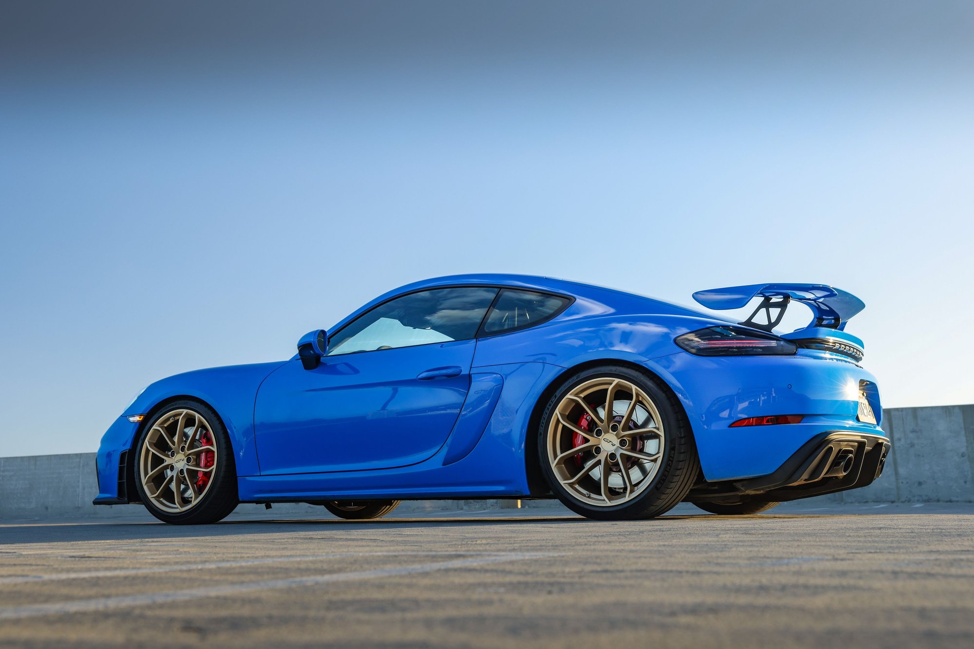 2022 Porsche 718 - 2022 Porsche 718 Cayman GT4 - Used - VIN WP0AC2A87NS275243 - 13,050 Miles - 6 cyl - 2WD - Automatic - Coupe - Blue - Ventura, CA 93003, United States