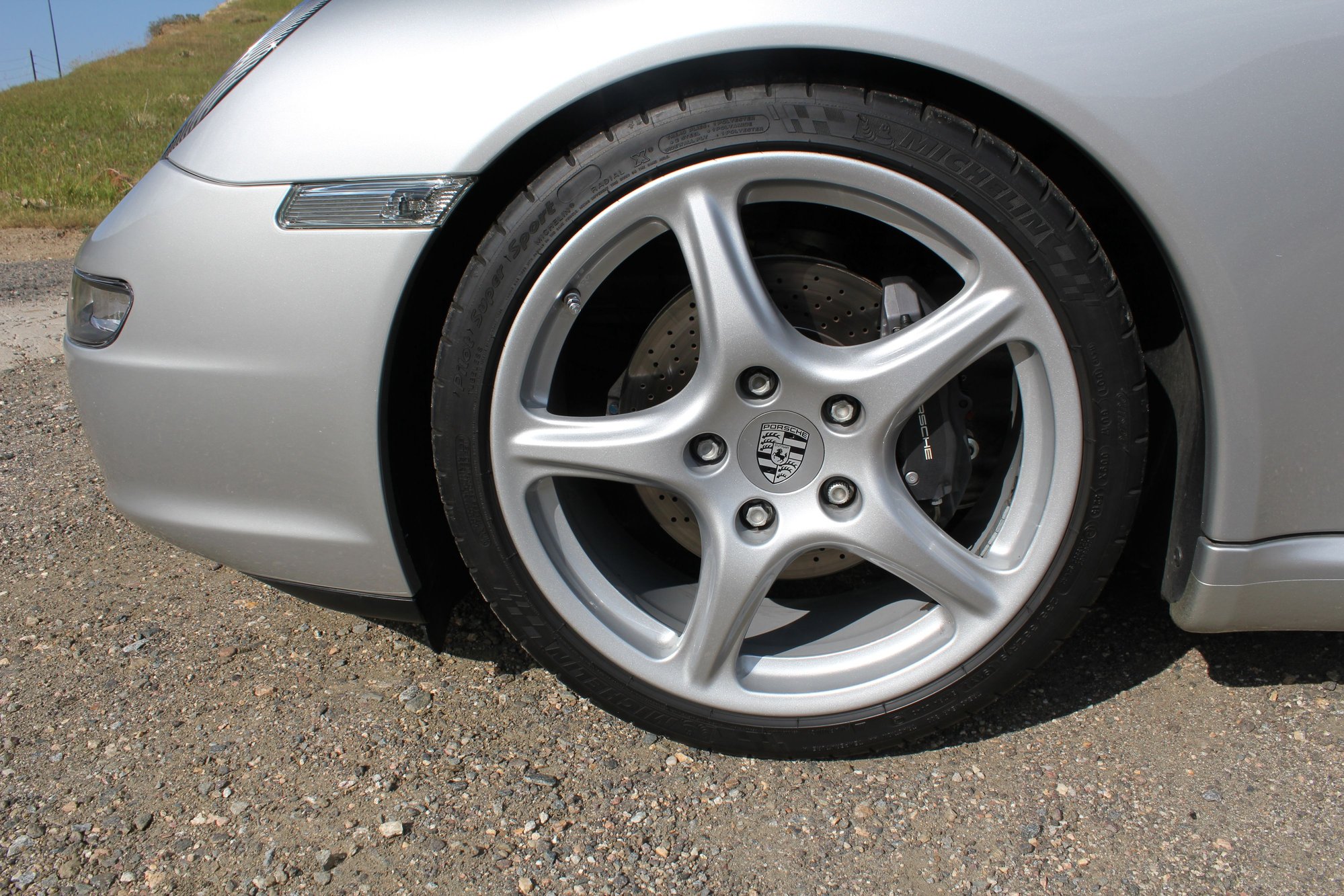 2007 Porsche 911 - 2007 997 Carrera, 18k miles, Very Clean - Used - VIN WP0AA29927S710708 - 18,025 Miles - 6 cyl - 2WD - Manual - Coupe - Silver - Lakewood, CO 80228, United States