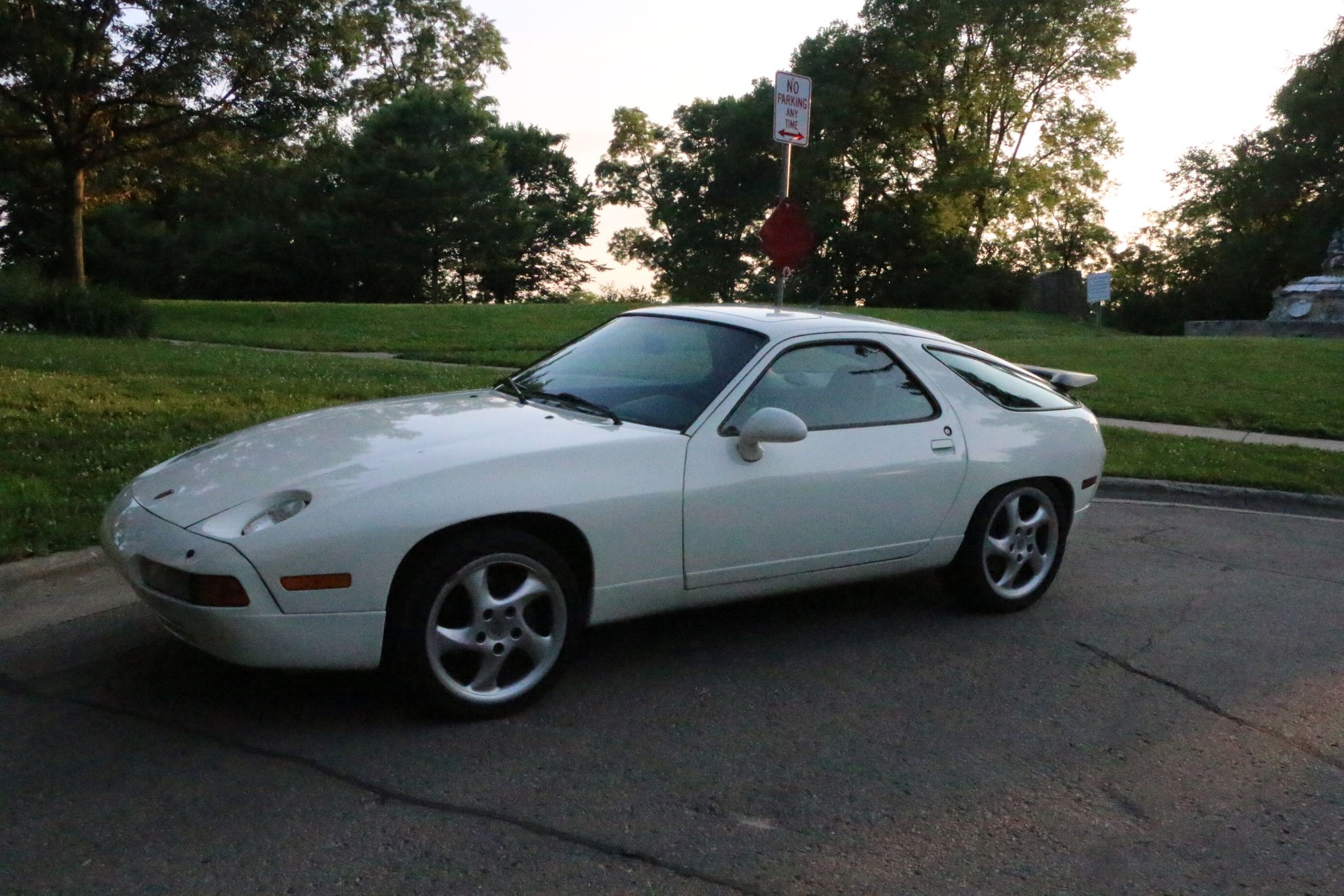 1990 Porsche 928 - Porsche 928 S4 1990 Manual! Low miles!! Excellent Driver!!! - Used - VIN WP0JB2924LS860376 - 72,625 Miles - 8 cyl - 2WD - Manual - Coupe - White - Madison, WI 53715, United States