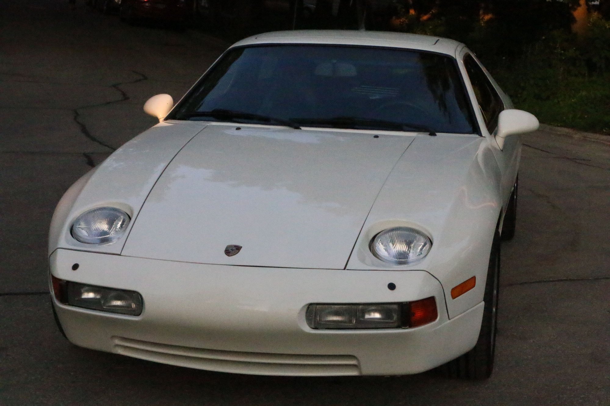 1990 Porsche 928 - Porsche 928 S4 1990 Manual! Low miles!! Excellent Driver!!! - Used - VIN WP0JB2924LS860376 - 72,625 Miles - 8 cyl - 2WD - Manual - Coupe - White - Madison, WI 53715, United States