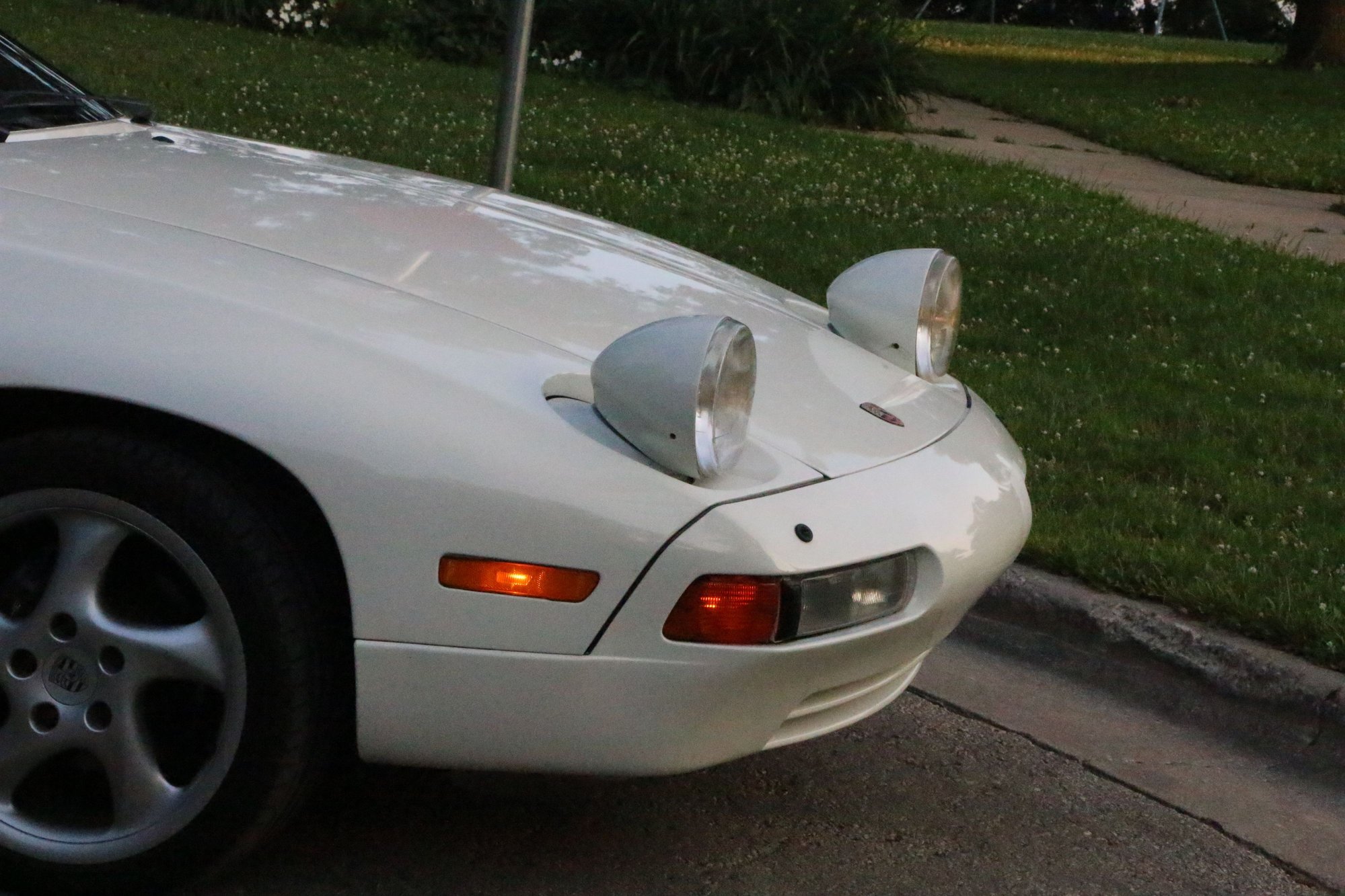 1990 Porsche 928 - Porsche 928 S4 1990 Manual! Low miles!! Excellent Driver!!! - Used - VIN WP0JB2924LS860376 - 72,625 Miles - 8 cyl - 2WD - Manual - Coupe - White - Madison, WI 53715, United States