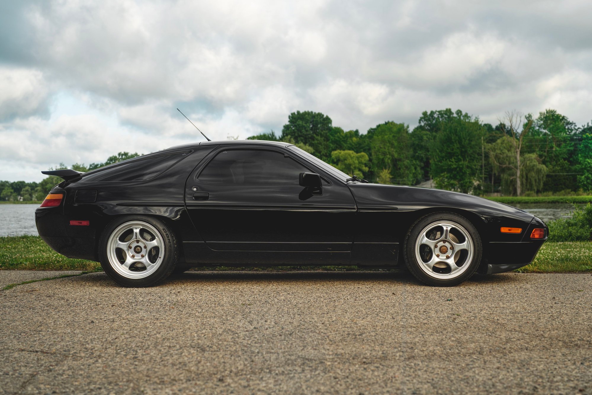1991 Porsche 928 - 1991 Black/Black 928GT - Used - VIN WP0AA2925MS810283 - 121,354 Miles - 8 cyl - 2WD - Manual - Coupe - Black - Okemos, MI 48864, United States