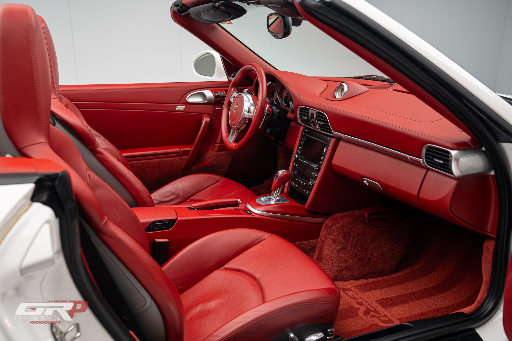 2011 Porsche 911 - 2011 Turbo S Cabriolet - Carrara White over Carrara Red - Used - VIN WP0CD2A99BS77335 - 24,768 Miles - 6 cyl - AWD - Automatic - Convertible - White - Indianapolis, IN 46077, United States