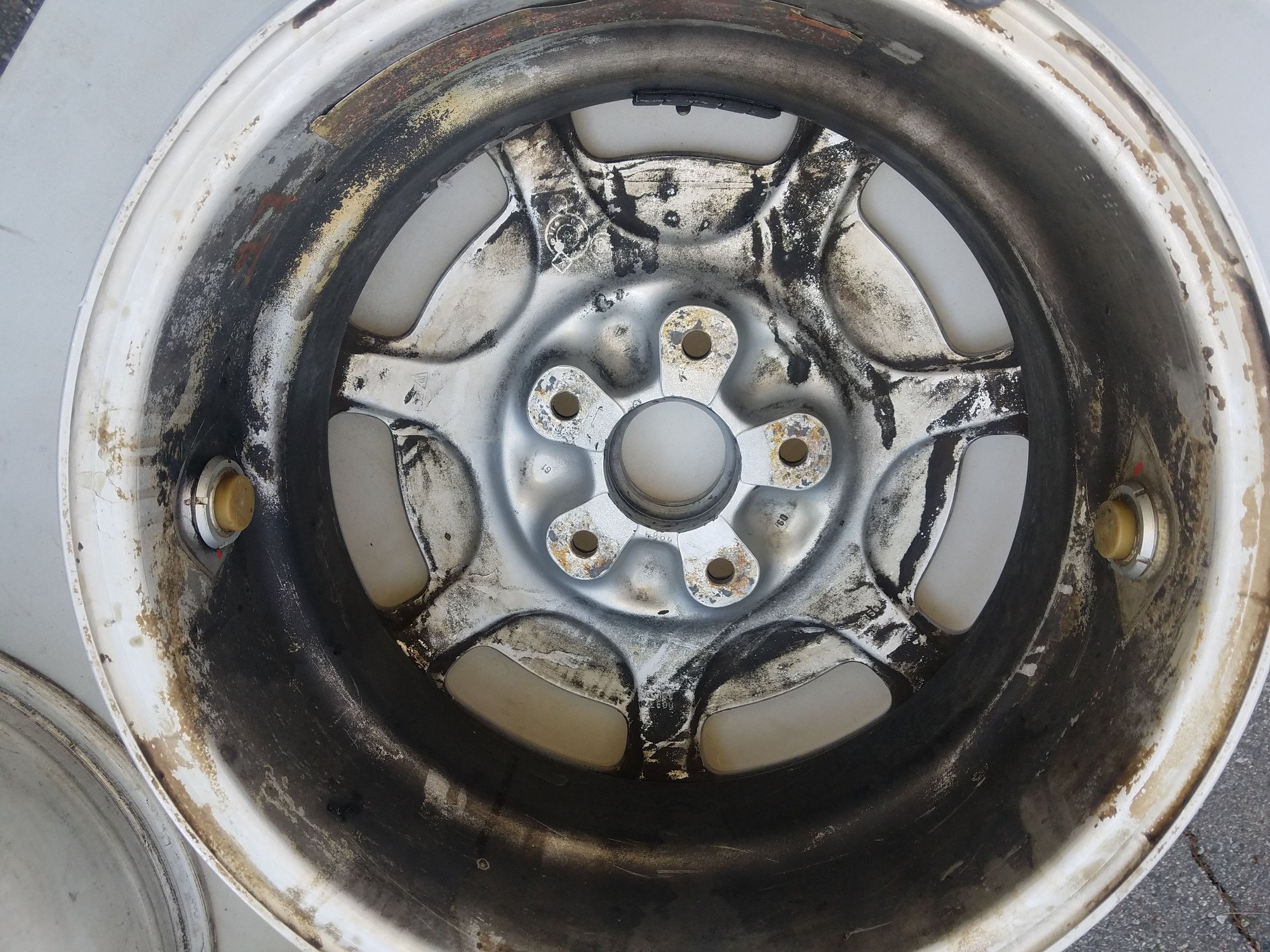 Wheels and Tires/Axles - 928 90-91 man hole wheels with RDK (tpms) - Used - 1990 to 1991 Porsche 928 - Farmingtn Hls, MI 48334, United States
