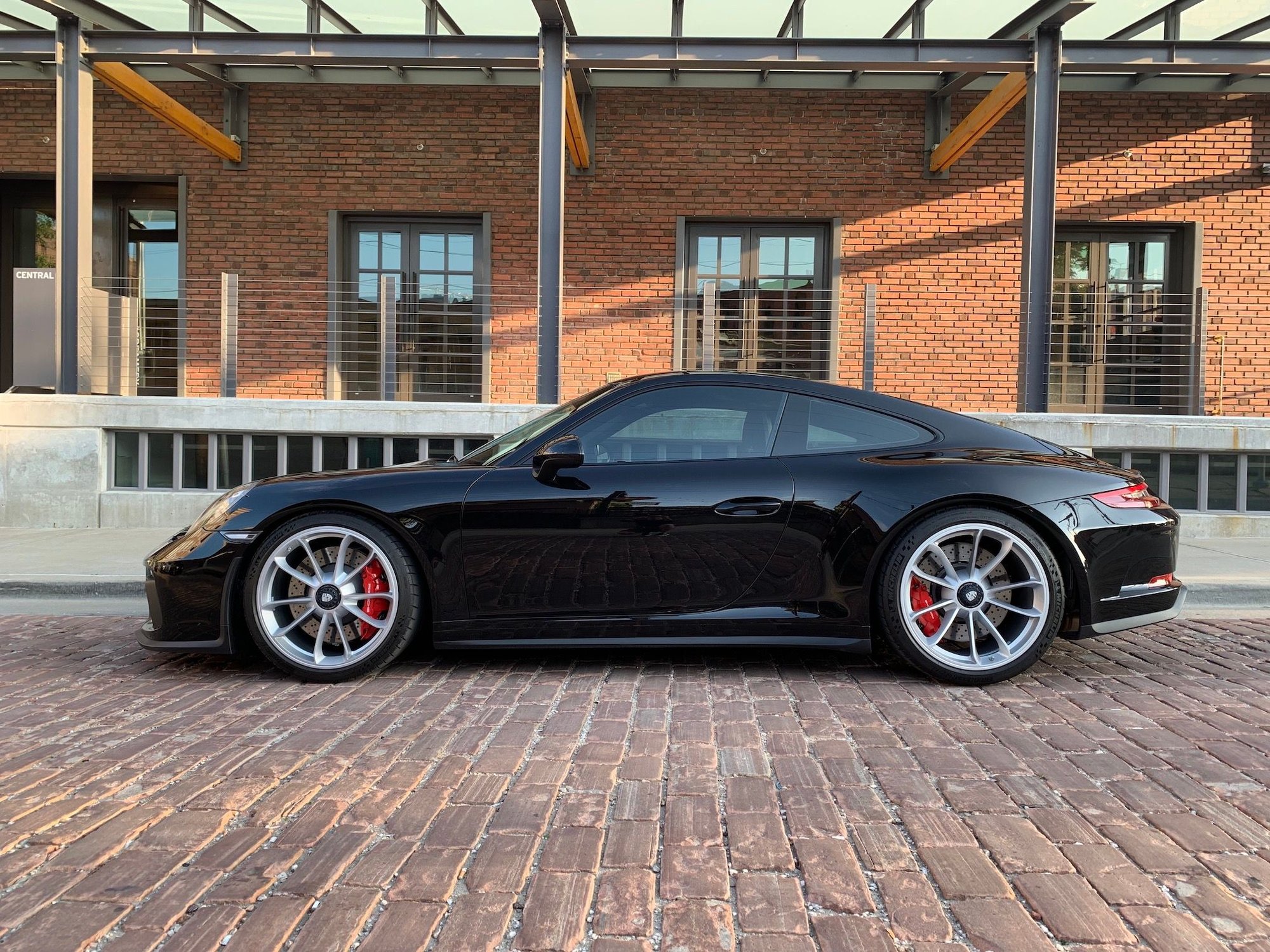 2018 Porsche GT3 - FS: GT3 Touring-Black-Great Spec - Used - VIN WP0AC2A91JS175559 - 3,650 Miles - 6 cyl - 2WD - Manual - Coupe - Black - Kansas City, MO 64108, United States