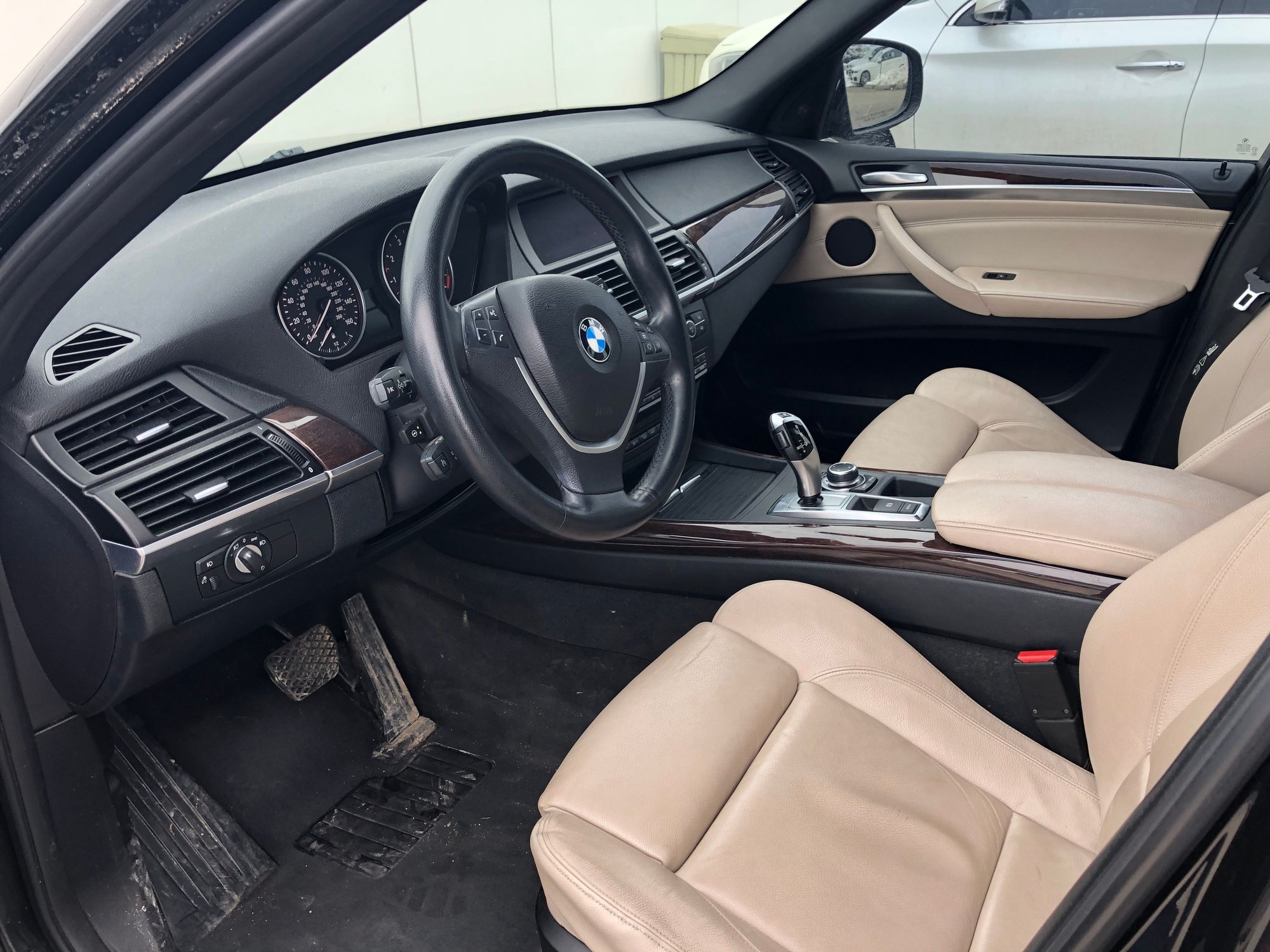 2011 BMW X5 - 2011 BMW X5 50i - Used - VIN 5UXZV8C51BL418050 - 93,000 Miles - 8 cyl - AWD - Automatic - SUV - Black - Kitchener, ON N0B2V0, Canada