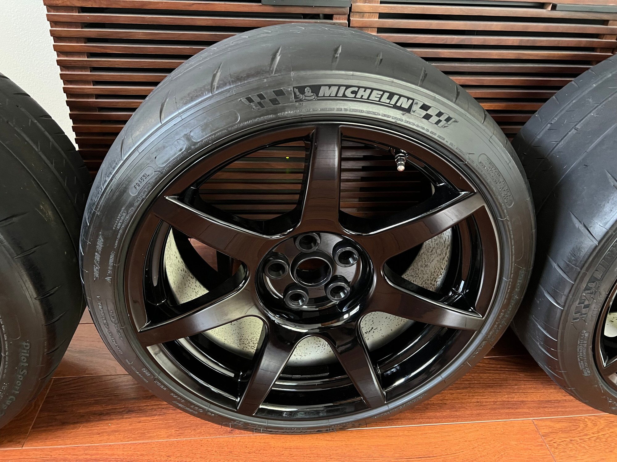 Wheels and Tires/Axles - GT350R Carbon Fiber Wheels w/ Cup2 tires, excellent condition - Used - 2016 to 2020 Ford Shelby GT350 - St Petersburg, FL 33702, United States