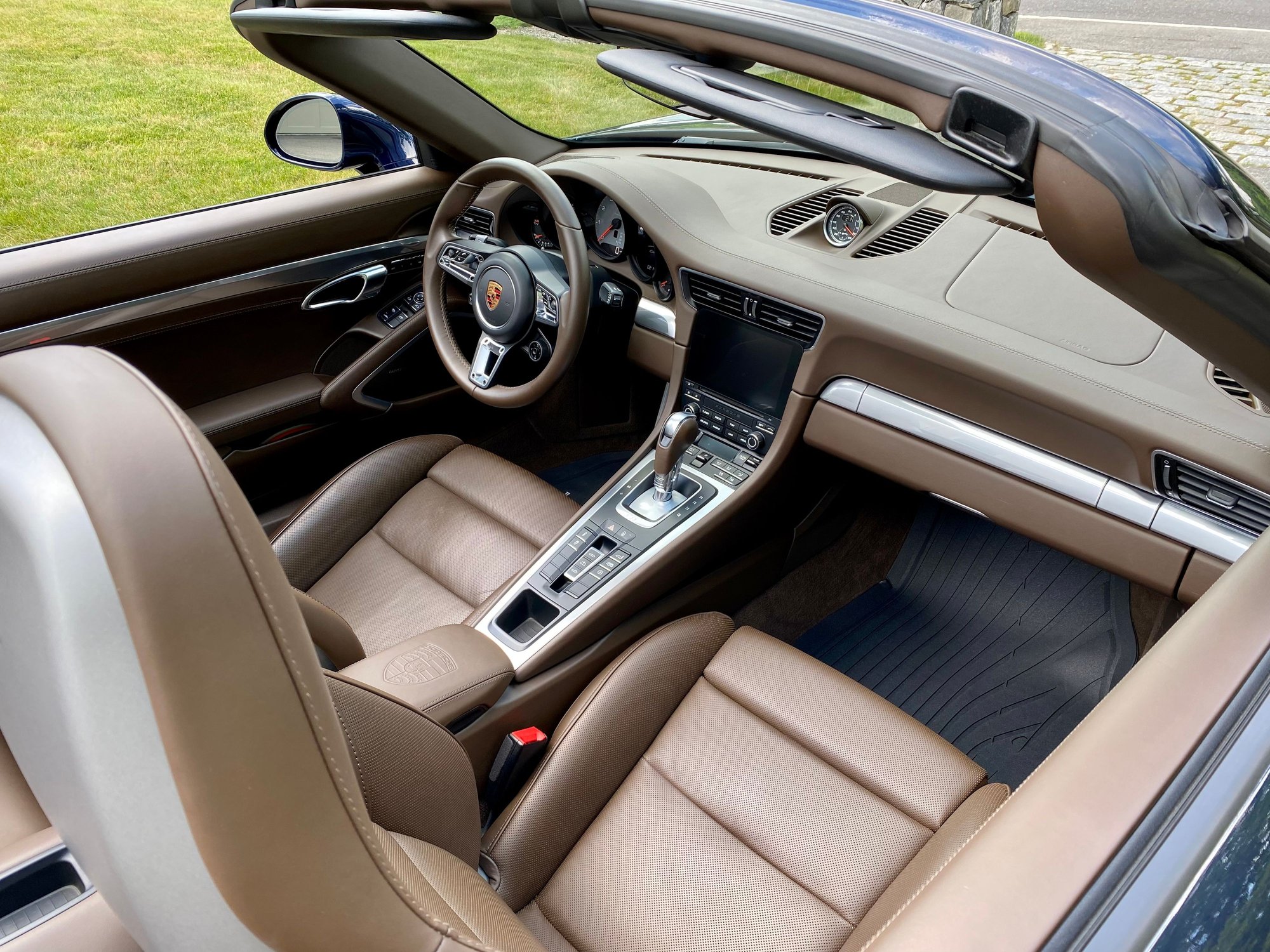 2017 Porsche 911 - 2017 Carrera 4S Cabriolet - Night Blue/Saddle Brown Full Leather - Used - VIN WP0CB2A97HS155807 - 19,650 Miles - 6 cyl - AWD - Automatic - Convertible - Blue - Sudbury, MA 01776, United States