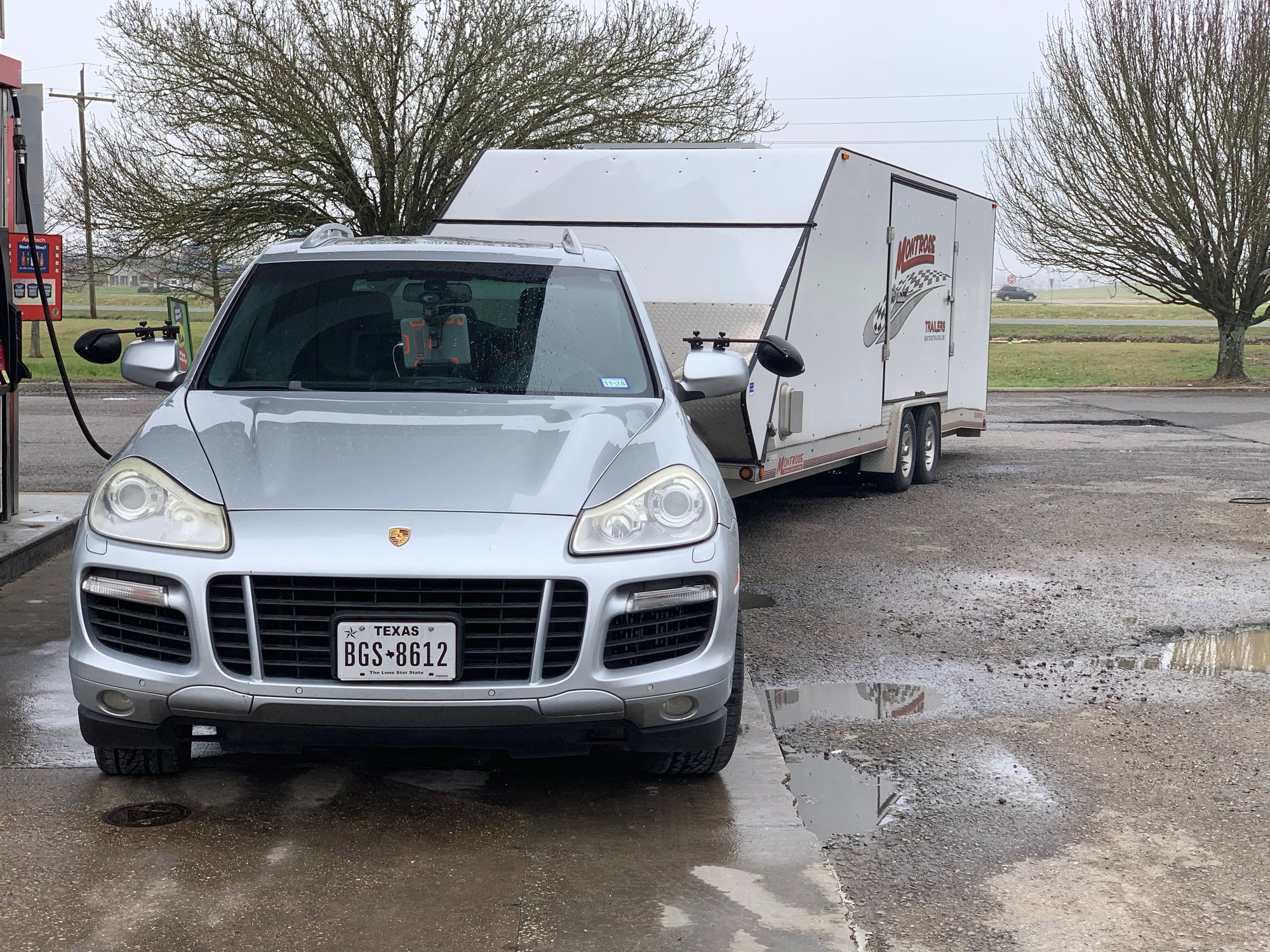 Anyone towing a 24ft enclosed with a midsize SUV (Cayenne Diesel for