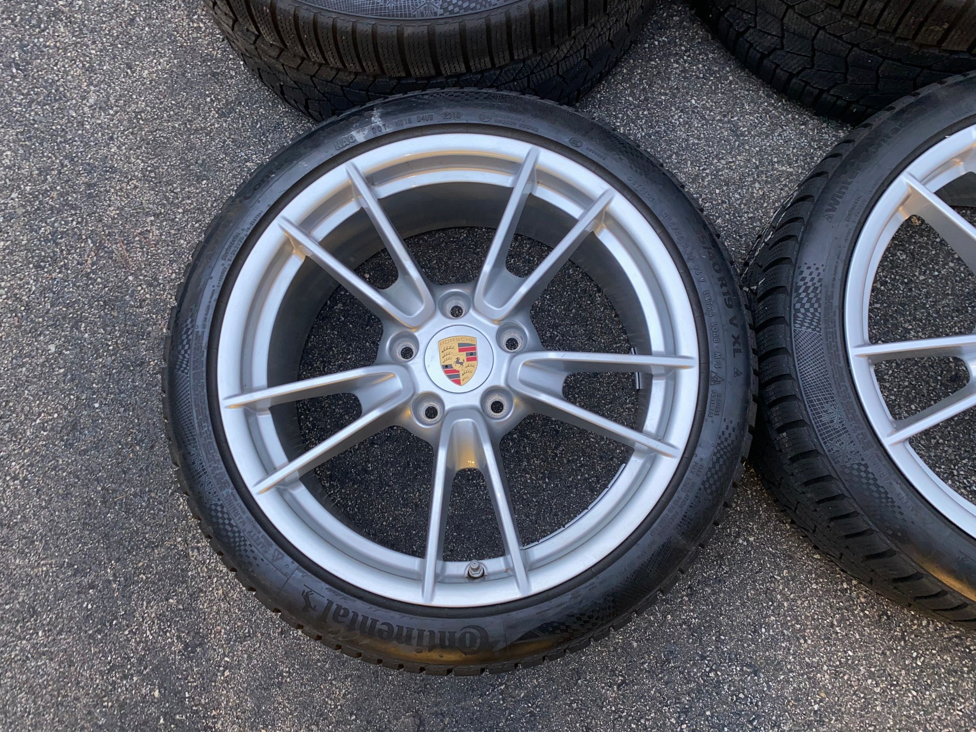 Porsche 992 OEM Winter Wheel Set 19"/20" with center caps/tpms/balanced