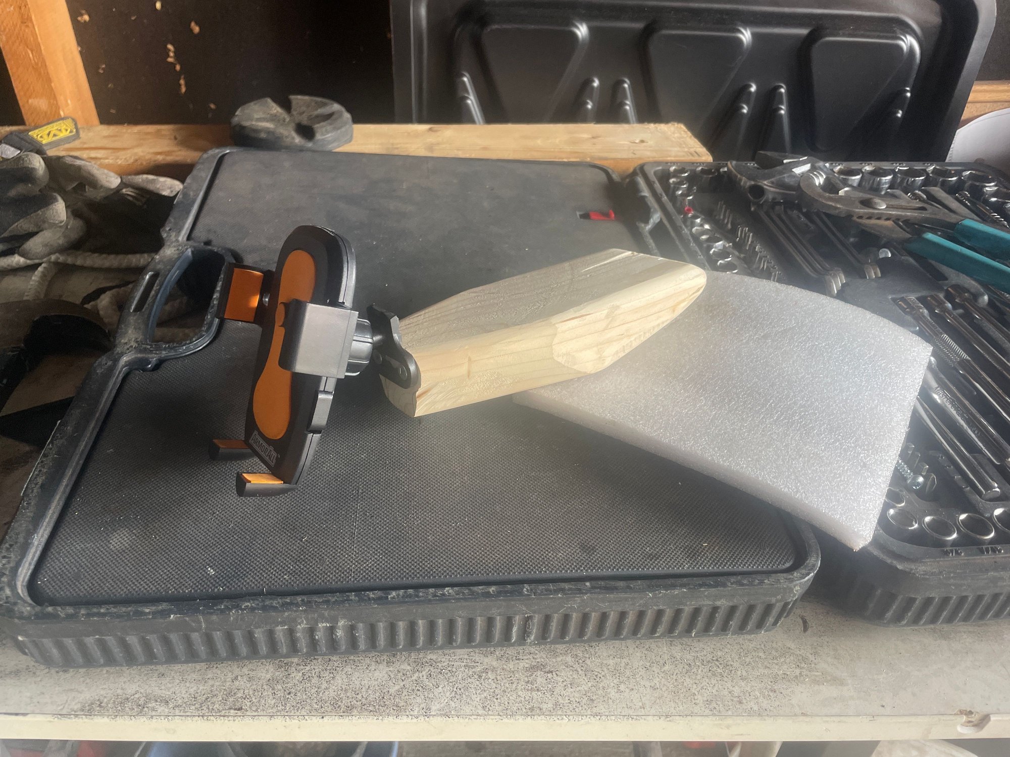 Works well with tip Tronic however it�s got in the way Of shiftingwith my six speed. 