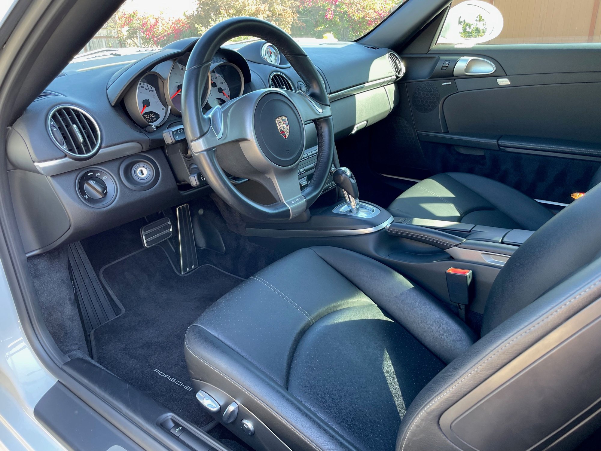 2010 Porsche Cayman - 2010 Cayman S w/ Sport Chrono - Used - VIN WP0AB2A87AU780605 - 6 cyl - 2WD - Automatic - Coupe - White - Oceanside, CA 92056, United States