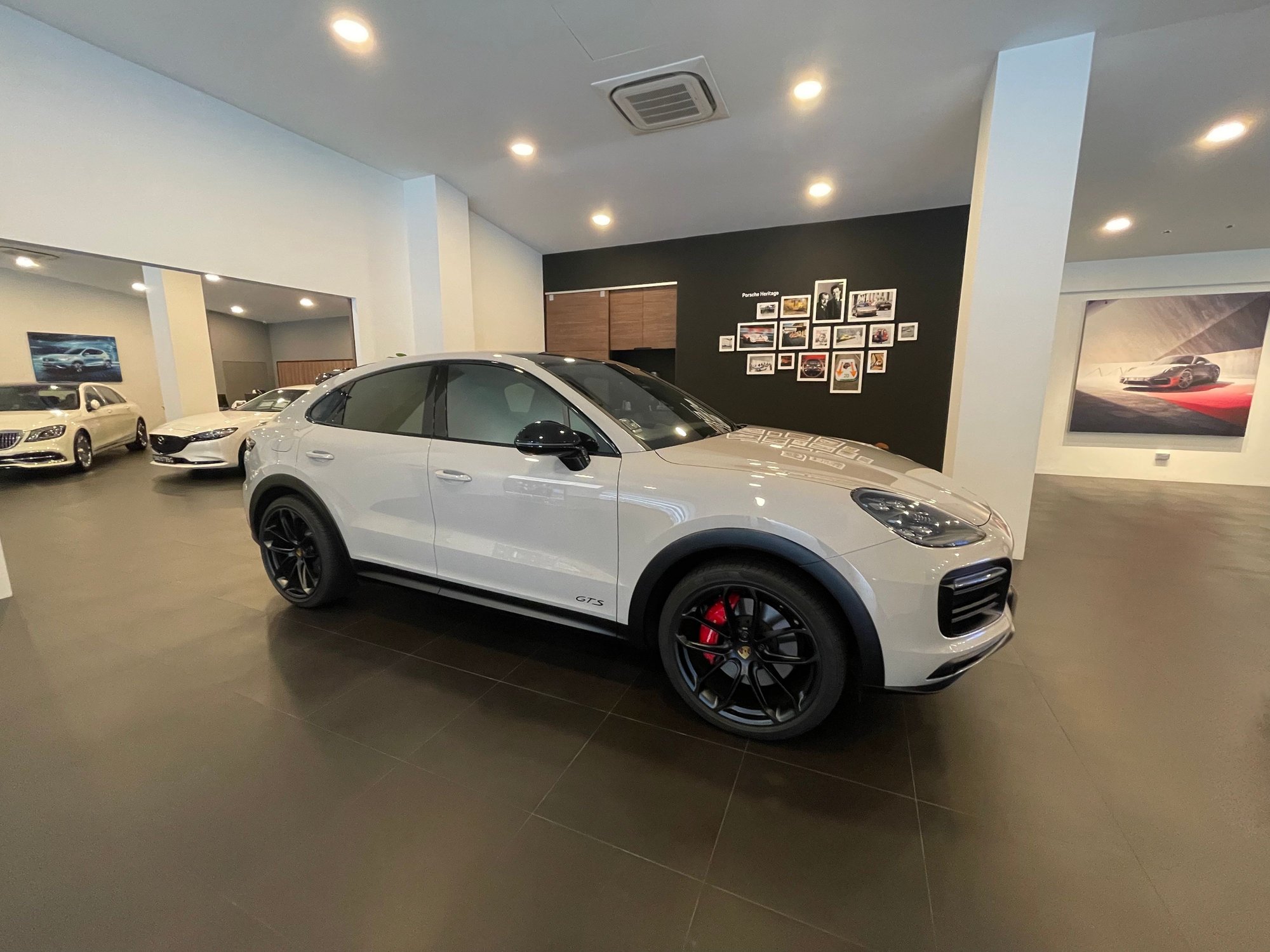991.1 GT3RS + 16' Macan GTS for a cayenne coupe GTS + 992 Carrera S