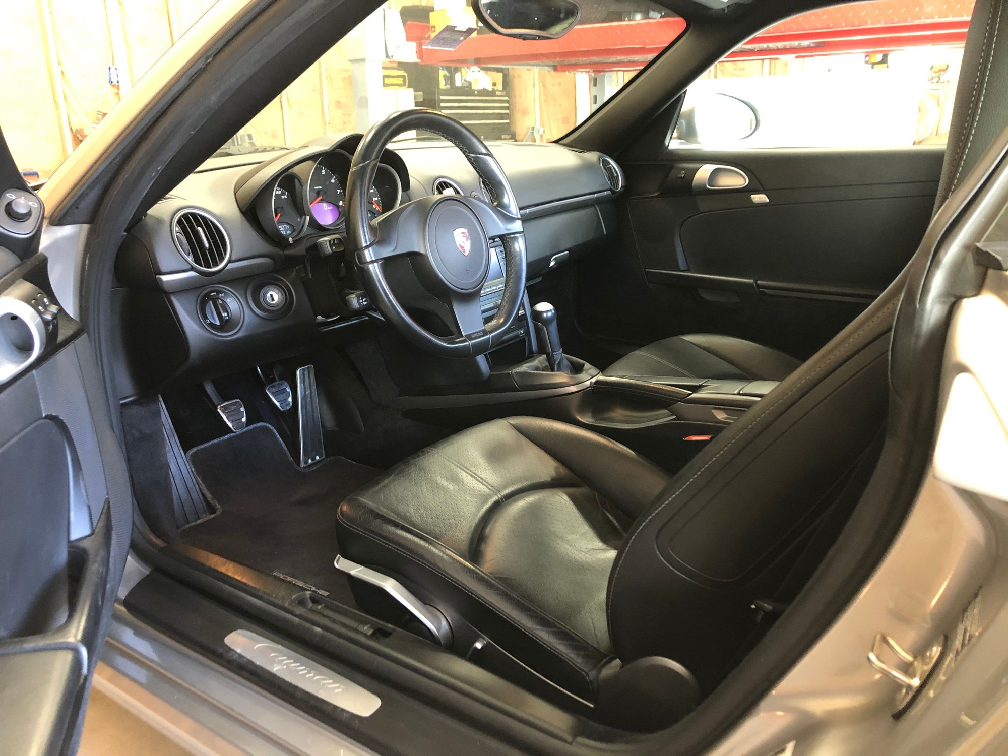 2011 Porsche Cayman - 2011 Porsche 987.2 Cayman Base 6MT 69k - Used - VIN WP0AA2A84BU761014 - 69,500 Miles - 6 cyl - 2WD - Manual - Coupe - Silver - Hampden, ME 04444, United States