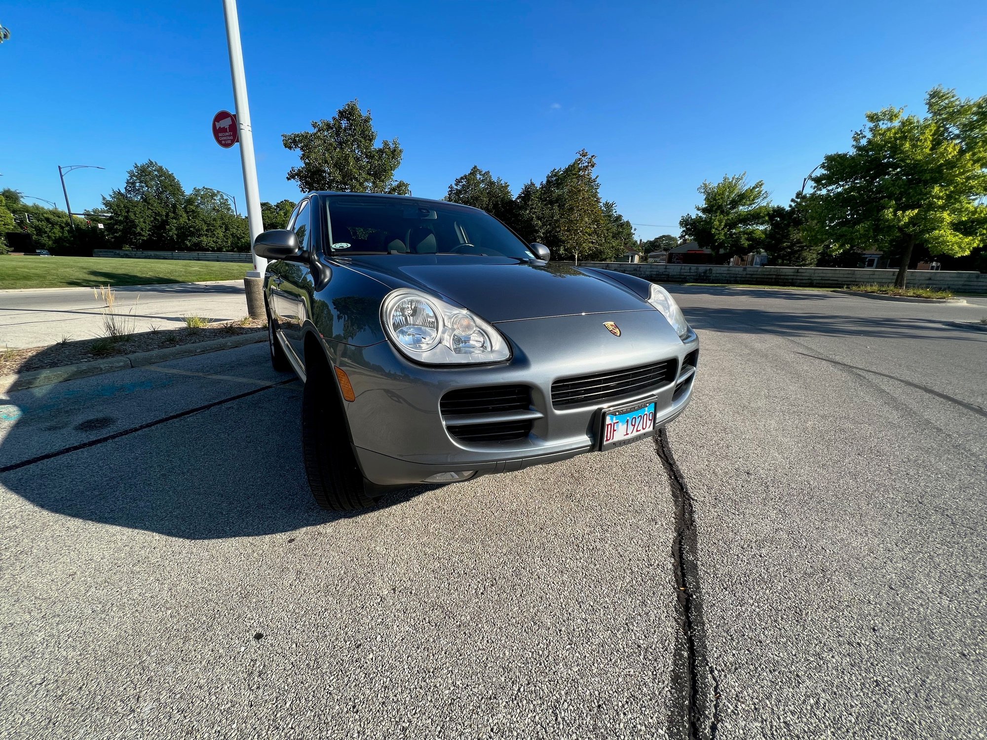 2006 Porsche Cayenne - 2006 Porsche Cayenne Base - Used - VIN WP1AA29P36LA21329 - 123,950 Miles - 6 cyl - 4WD - Automatic - SUV - Gray - Chicago, IL 60613, United States