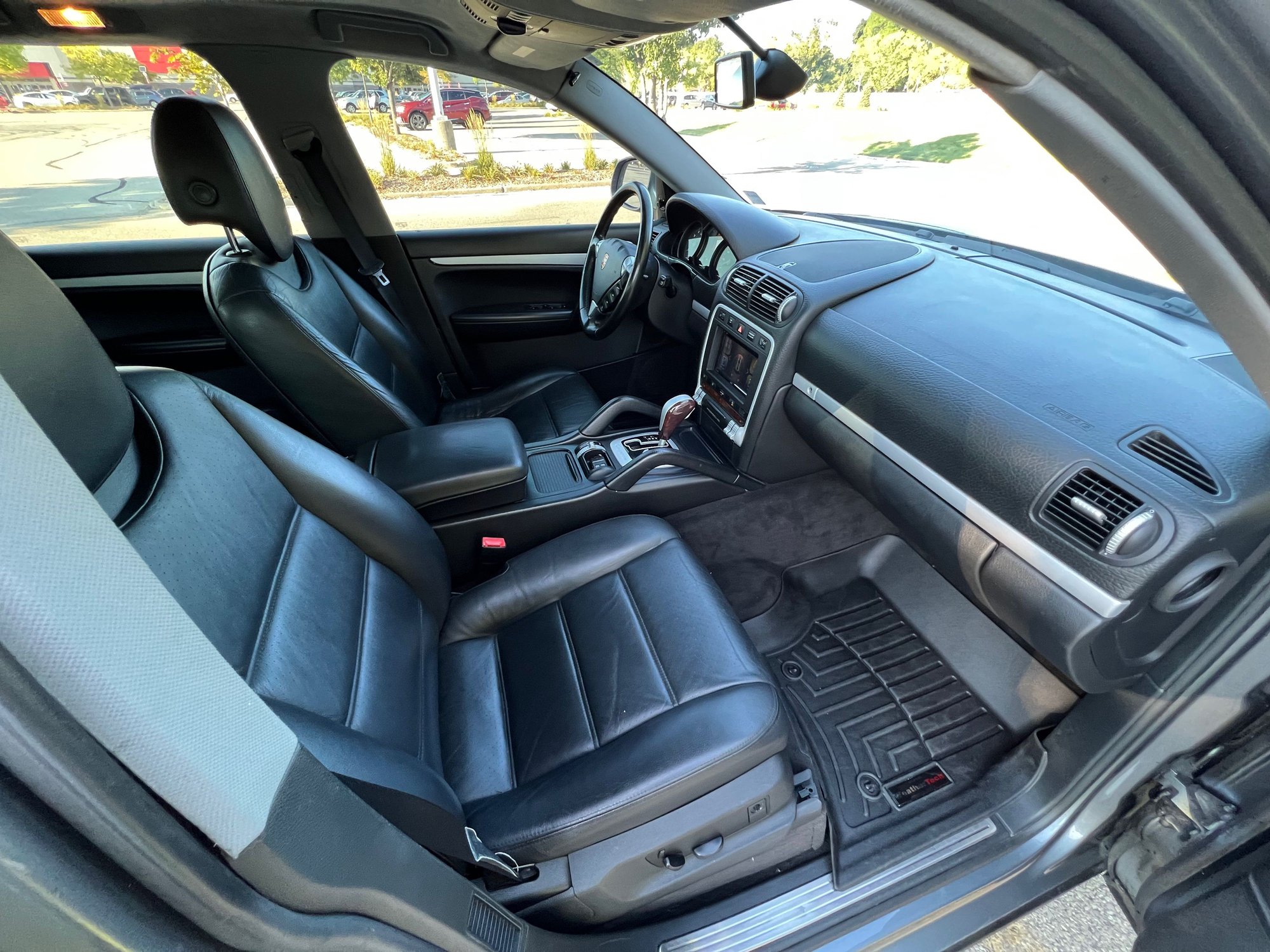 2006 Porsche Cayenne - 2006 Porsche Cayenne Base - Used - VIN WP1AA29P36LA21329 - 123,950 Miles - 6 cyl - 4WD - Automatic - SUV - Gray - Chicago, IL 60613, United States