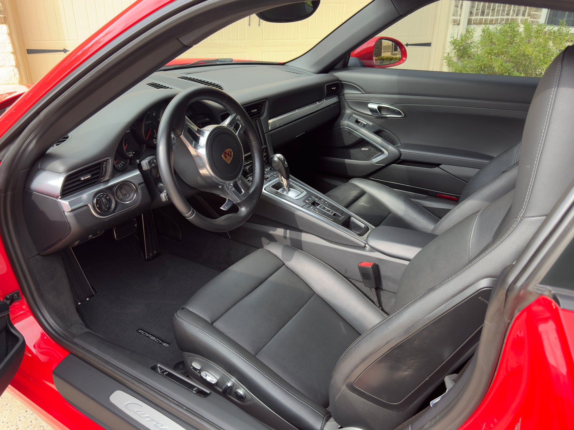 2013 Porsche 911 - 2013 Porsche 911 Carrera - Used - VIN WP0AA2A91DS107062 - 72,000 Miles - 6 cyl - 2WD - Automatic - Coupe - Red - Dallas-Fort Worth, TX 75001, United States