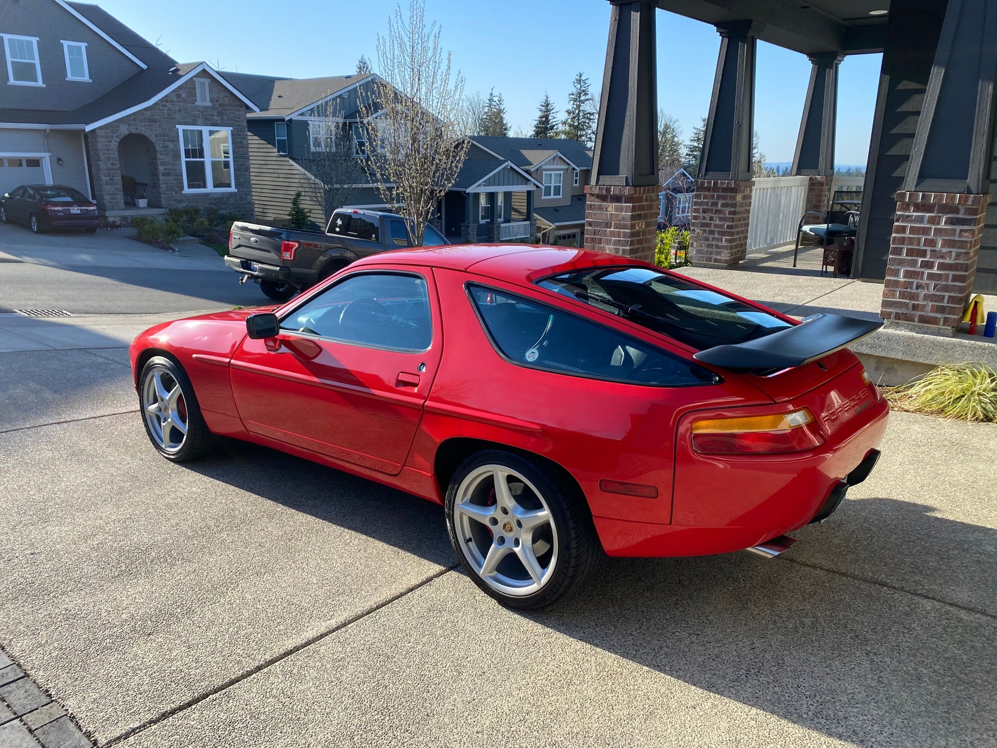 1988 Porsche 928 - 1988 Porsche 928 S4 5 Speed - Used - VIN WPOJBO928JS860978 - 8 cyl - 2WD - Manual - Coupe - Red - Snoqualmie, WA 98065, United States