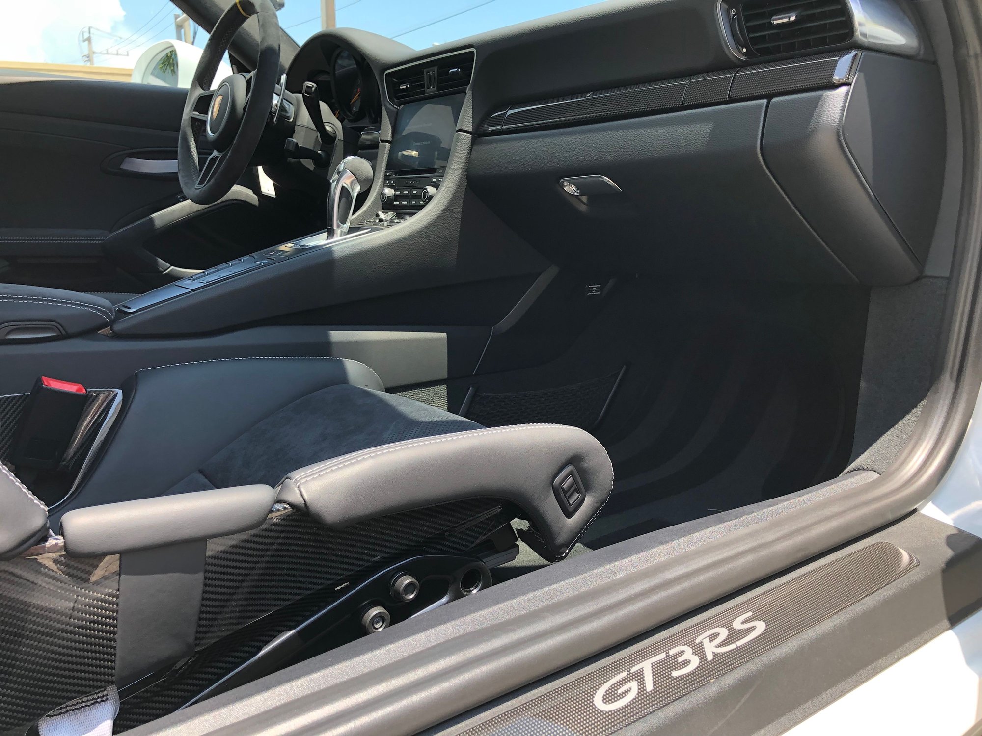 2019 Porsche GT3 - 2019 PORSCHE 911 GT3RS - Used - VIN WP0AF2A97KS165420 - 1,221 Miles - 6 cyl - 2WD - Automatic - Coupe - White - Miami, FL 33146, United States