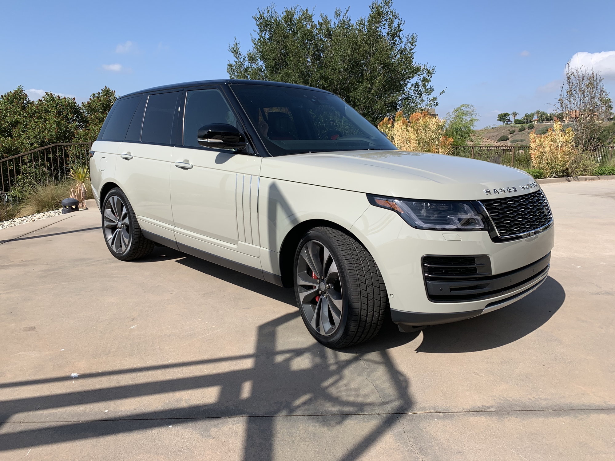 2019 Land Rover Range Rover - One of One Fashion Grey Range Rover SV Autobiography!!!! - Used - VIN SALGW2SE8KA562199 - 400 Miles - 8 cyl - AWD - Automatic - SUV - Gray - Yorba Linda, CA 92887, United States