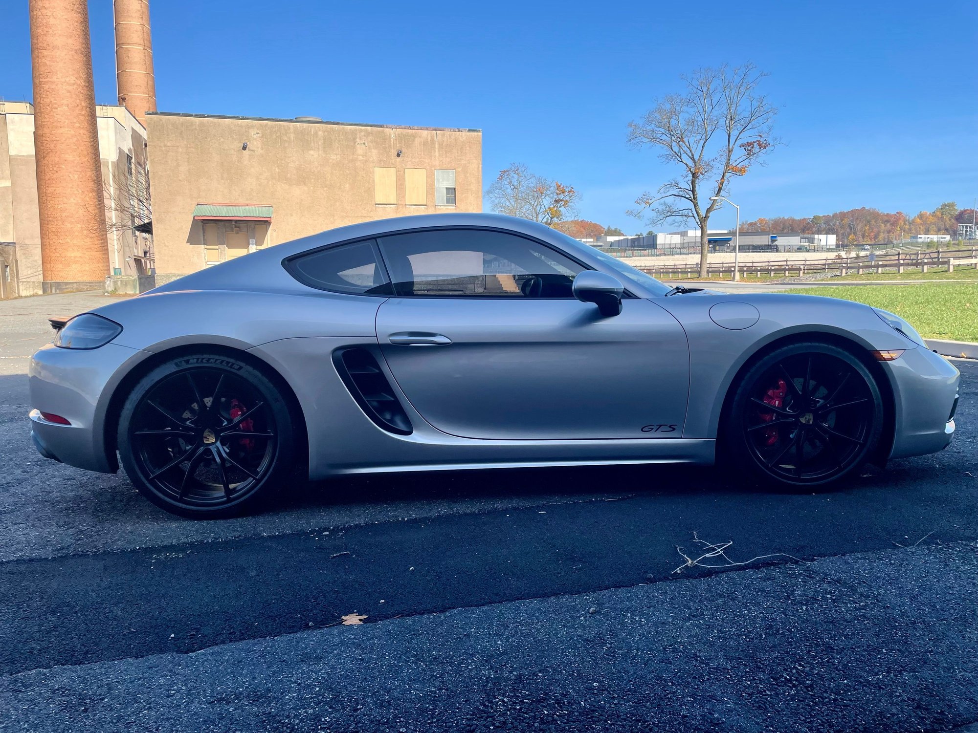 2019 Porsche 718 Cayman - 2019 718 Cayman GTS - Used - VIN WP0AB2A80KS278743 - 7,380 Miles - 4 cyl - 2WD - Manual - Coupe - Silver - Sparkill, NY 10976, United States