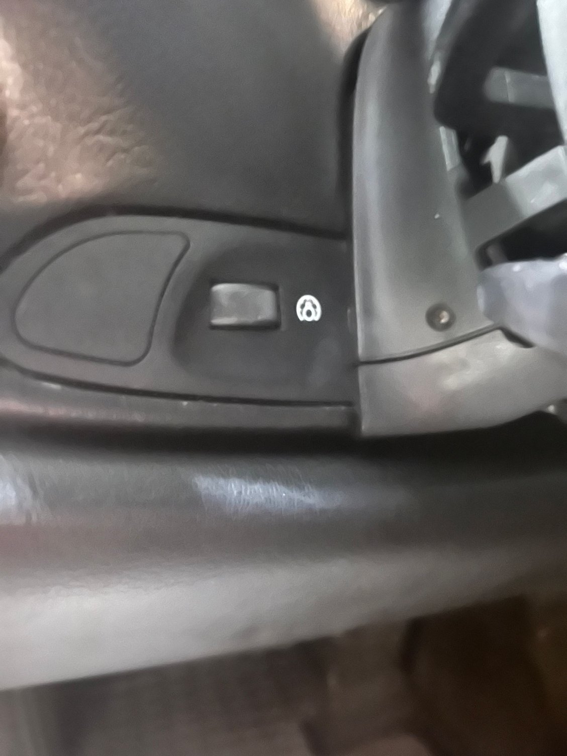 No button by thumb wheel