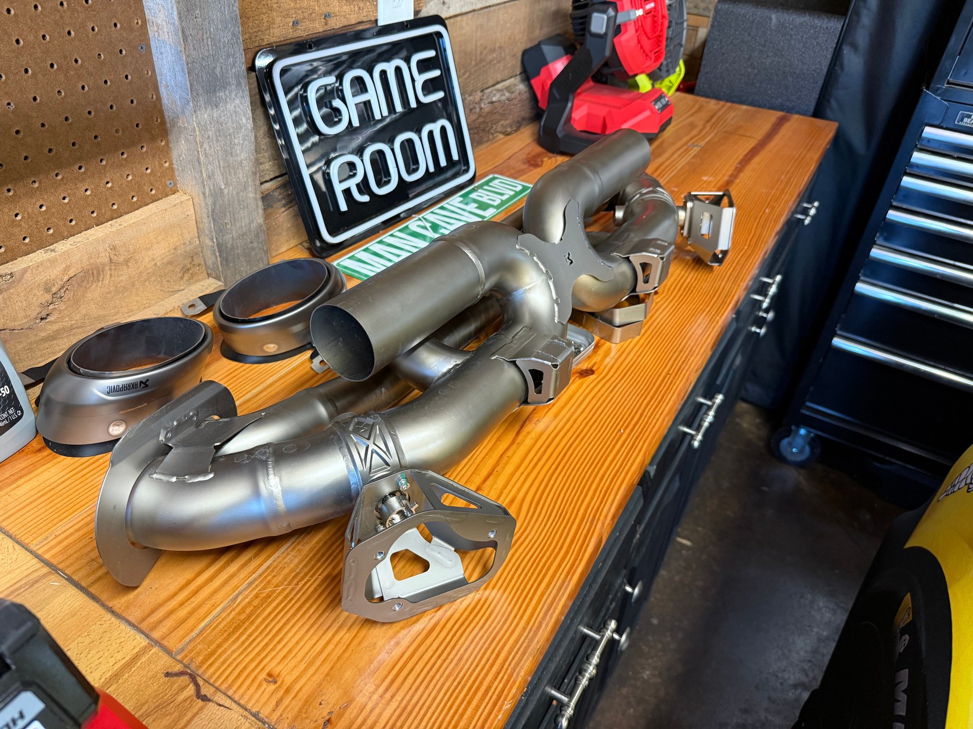 Engine - Exhaust - Akrapovic titanium exhaust and link pipes w/sport cats 992 911 Carerra S - Used - 2020 to 2025 Porsche 911 - Murfreesboro, TN 37128, United States
