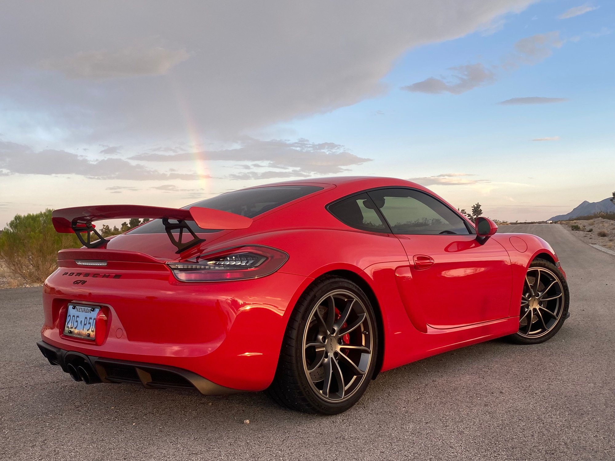 2016 Porsche Cayman GT4 - FS: 2016 GT4 - Used - VIN wp0ac2a81gk192197 - 11,119 Miles - 6 cyl - 2WD - Manual - Coupe - Red - Las Vegas, NV 89106, United States