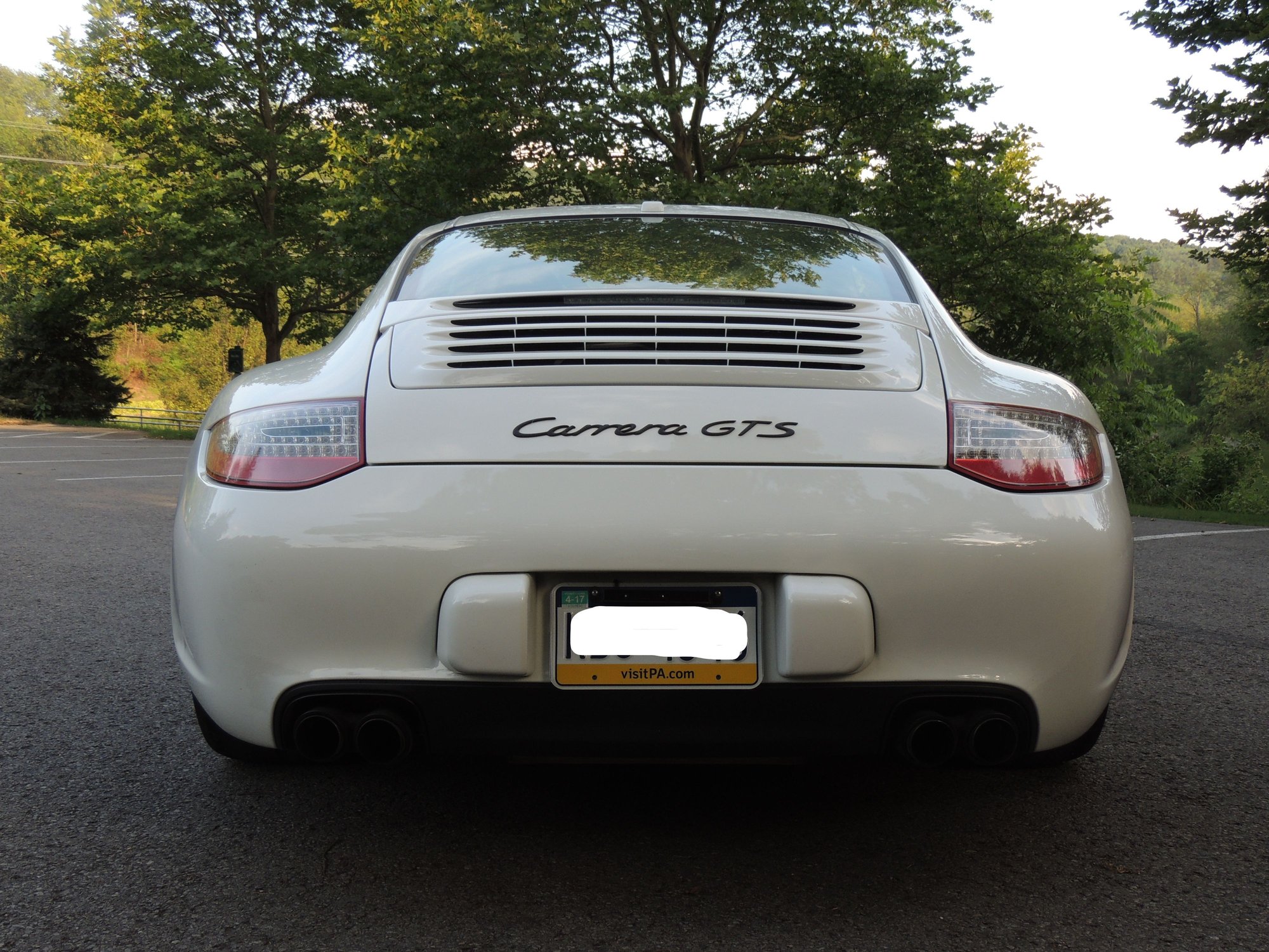 2011 Porsche 911 - Beautiful 911 GTS - Used - VIN WP0AB2A96BS720899 - 20,600 Miles - 6 cyl - 2WD - Manual - Coupe - White - Gibsonia, PA 15044, United States