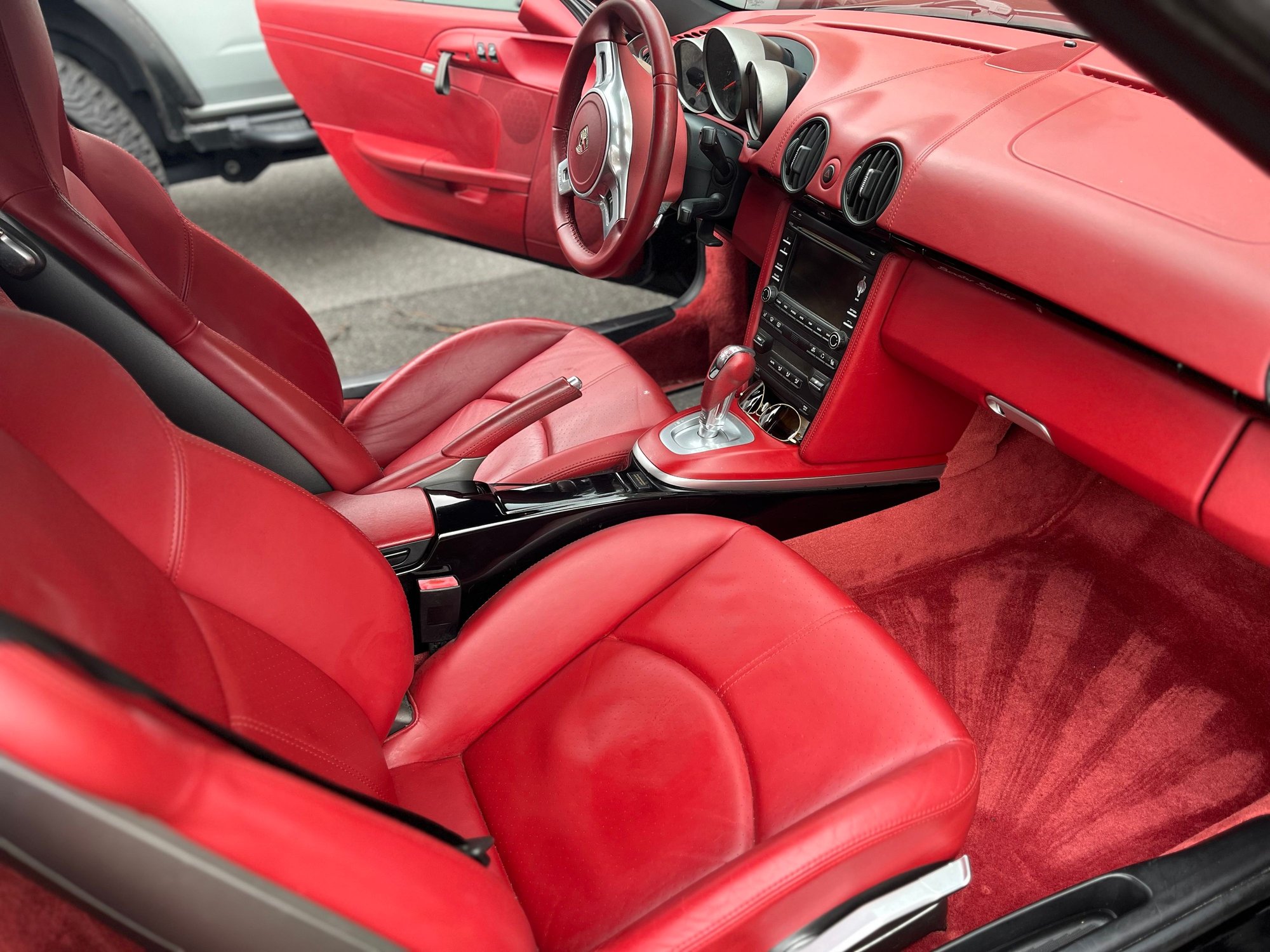 2011 Porsche Boxster - 987.2 Boxster Spyder 2011 18,7xx miles - Used - VIN wp0cb2a88bs745352 - 18,735 Miles - 6 cyl - 2WD - Automatic - Convertible - Black - Darnestown, MD 20874, United States