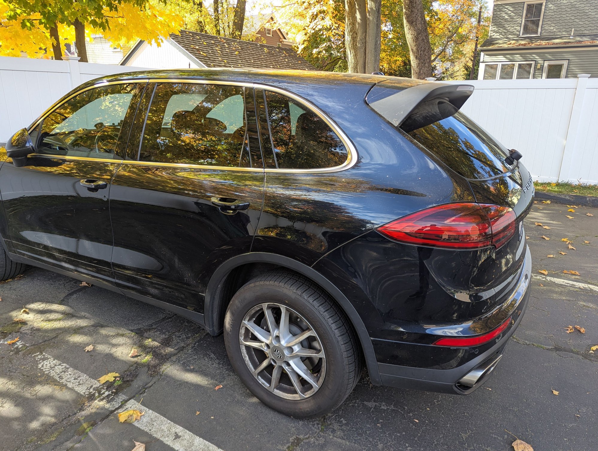 2016 Porsche Cayenne - Luxurious and capable 2016 Porsche Cayenne low mileage SUV - Used - Newtonville, MA 2460, United States