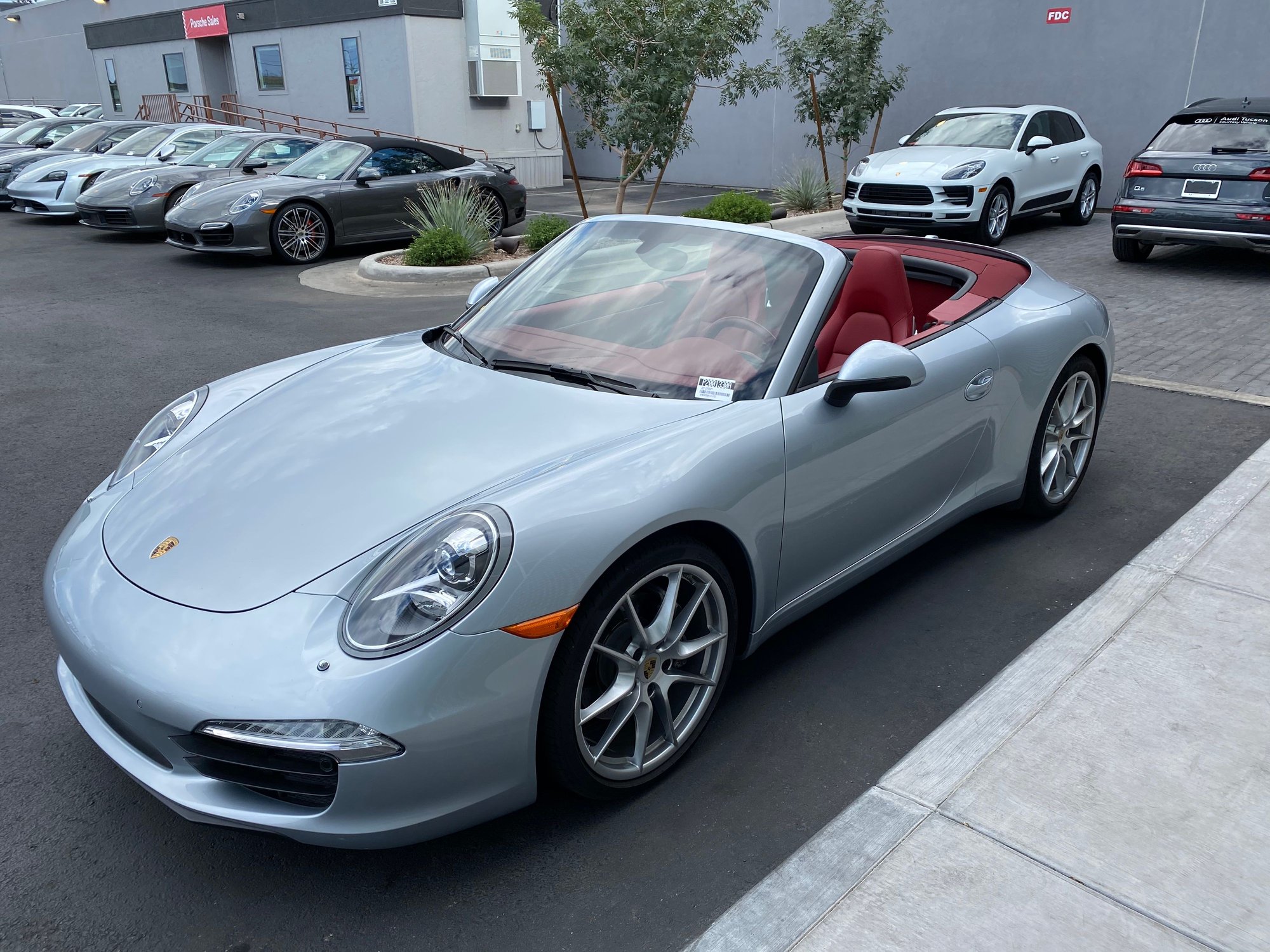2015 Porsche 911 - 2015 911 Cab! 14,000 Miles! Extremely Clean! Beautiful Rhodium Silver/ Garnet Red - Used - VIN WP0CA2A99FS141293 - 14,401 Miles - 6 cyl - 2WD - Automatic - Convertible - Silver - Tucson, AZ 85711, United States