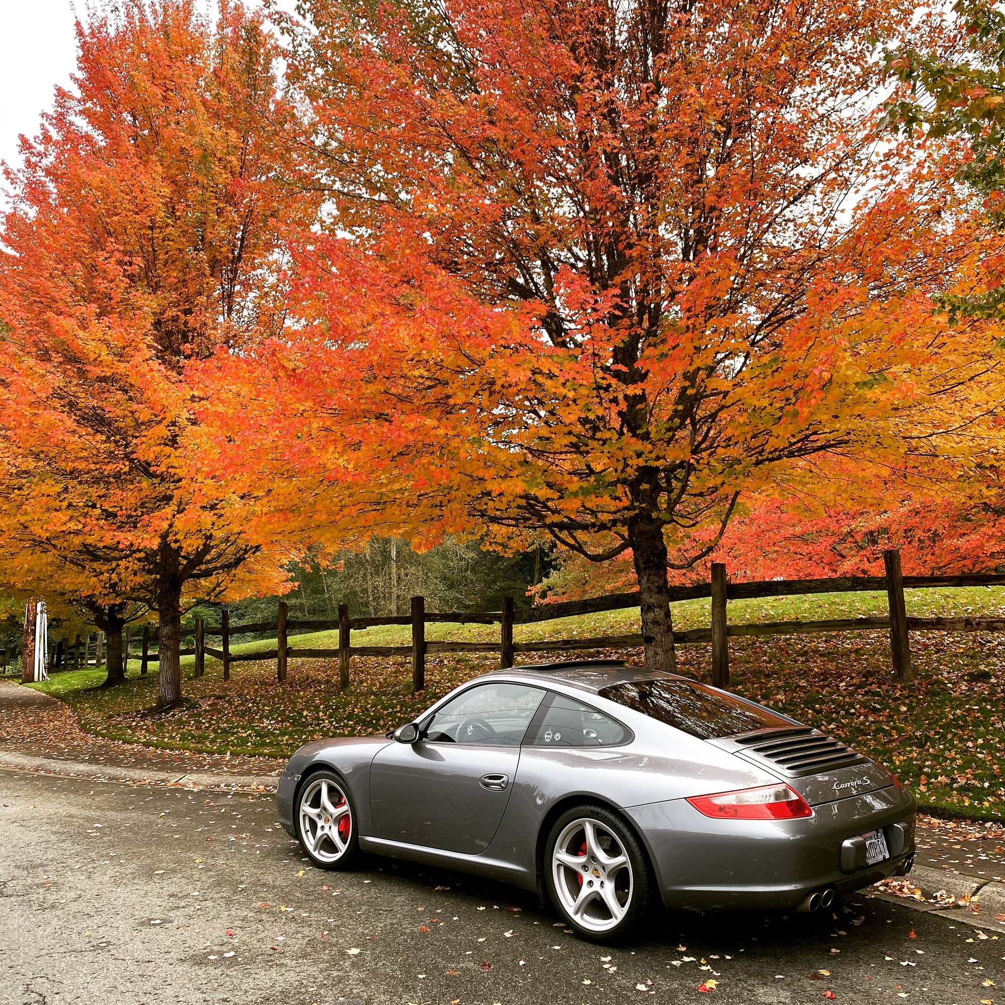 2005 Porsche 911 - 2005 Porsche 911 Carrera S 6MT 3.8L - Used - VIN WP0AB29915S742463 - 55,285 Miles - 6 cyl - 2WD - Manual - Coupe - Gray - Woodinville, WA 98072, United States