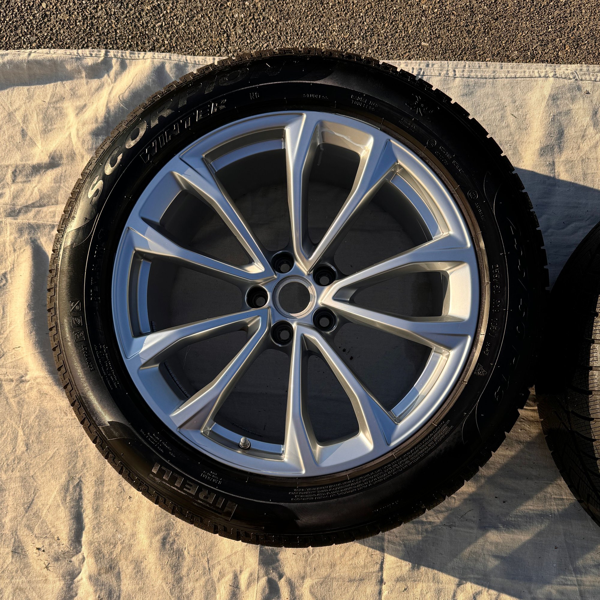 Wheels and Tires/Axles - Macan winter wheels and tires - Used - 2015 to 2024 Porsche Macan - Normandy Park, WA 98166, United States