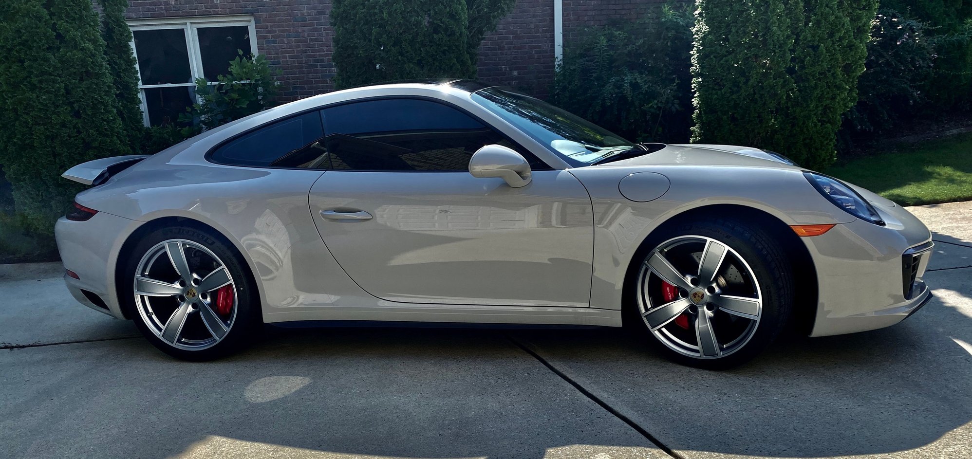 2019 Porsche 911 - 2019 Carerra 4S Chalk PDK - Used - VIN WP0AB2A9XKS115803 - 8,500 Miles - 6 cyl - AWD - Automatic - Coupe - Beige - Canton, GA 30114, United States