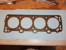 Intact head gasket! Unexpected... This is the cylinder head side.